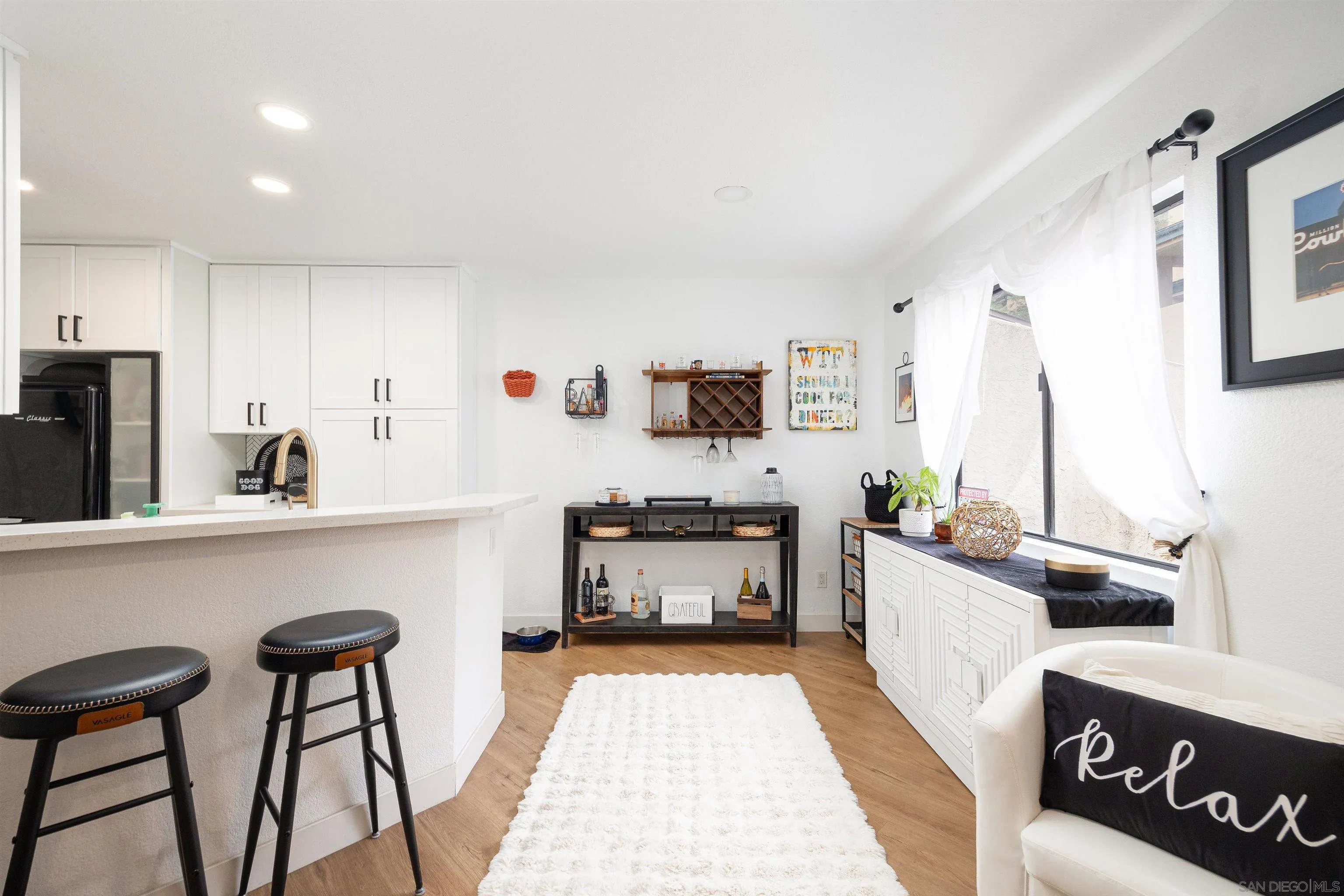 Photo #4: 250023131 Listing 