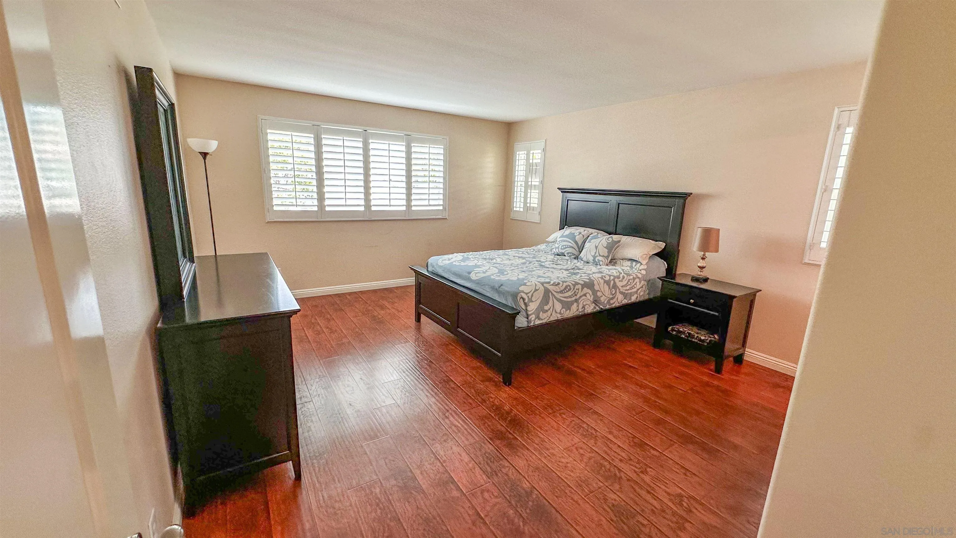 https://cdn.realtyfeed.com/cdn/127/250023139/7afff0e344d1f3adb9dd9b0c88a24eb9.webp