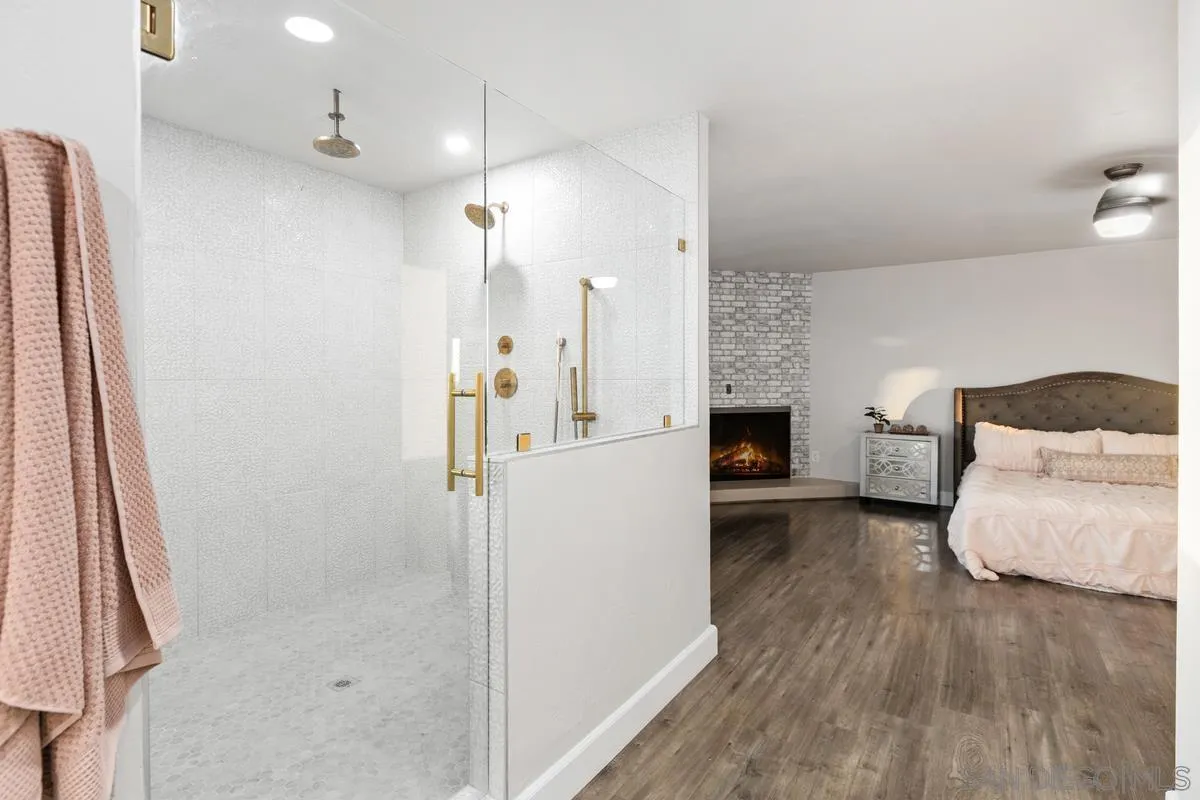 https://cdn.realtyfeed.com/cdn/127/250023142/02412b296848daa0c37a4dbe7113e125.webp