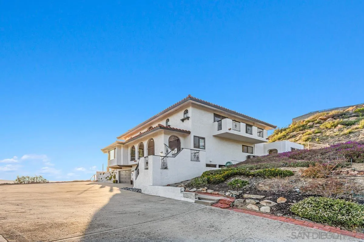 https://cdn.realtyfeed.com/cdn/127/250023142/2d33492e1ee3a3f2f6b34c52d3d5d22a.webp