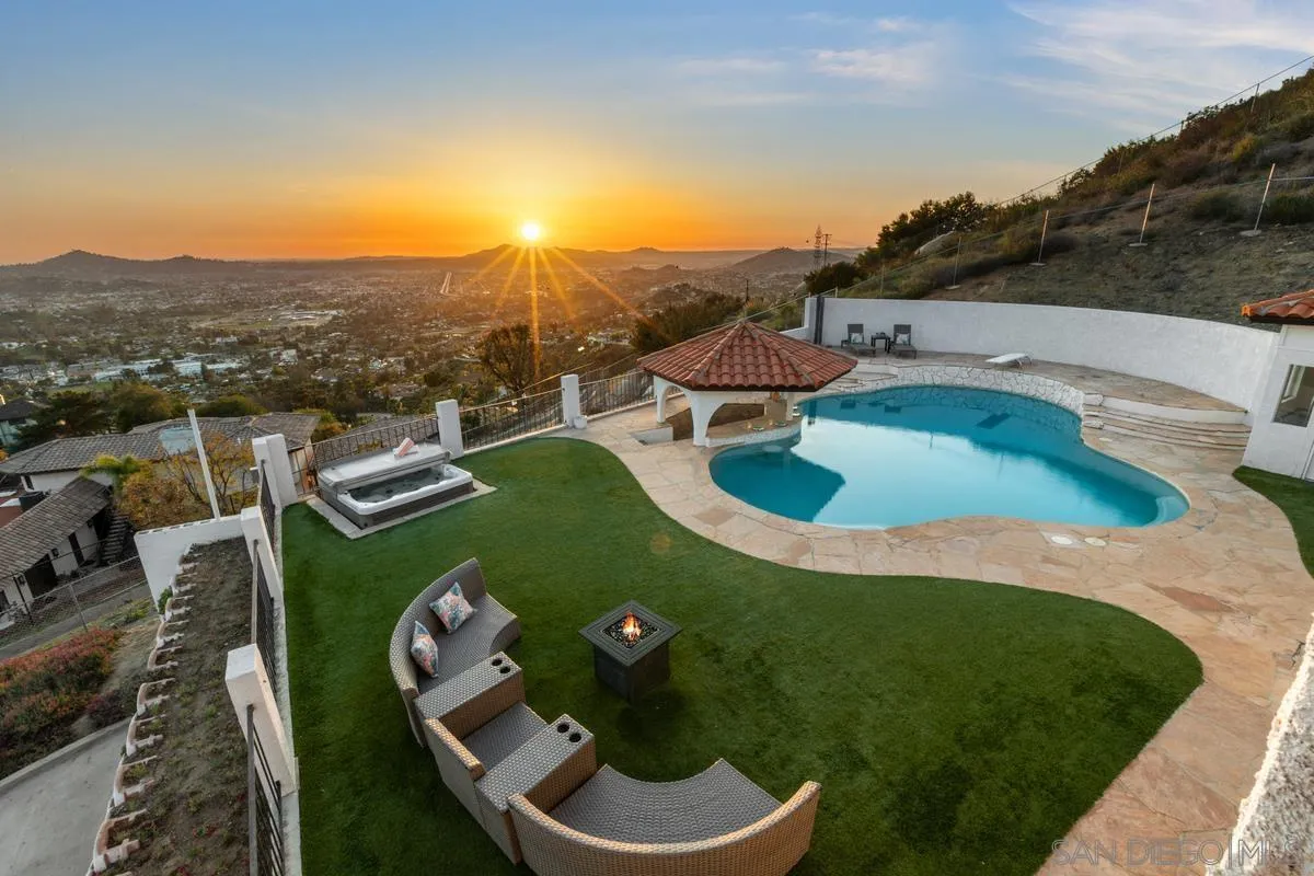 https://cdn.realtyfeed.com/cdn/127/250023142/8fe7a63801f4684a1e32442d28ba52e1.webp