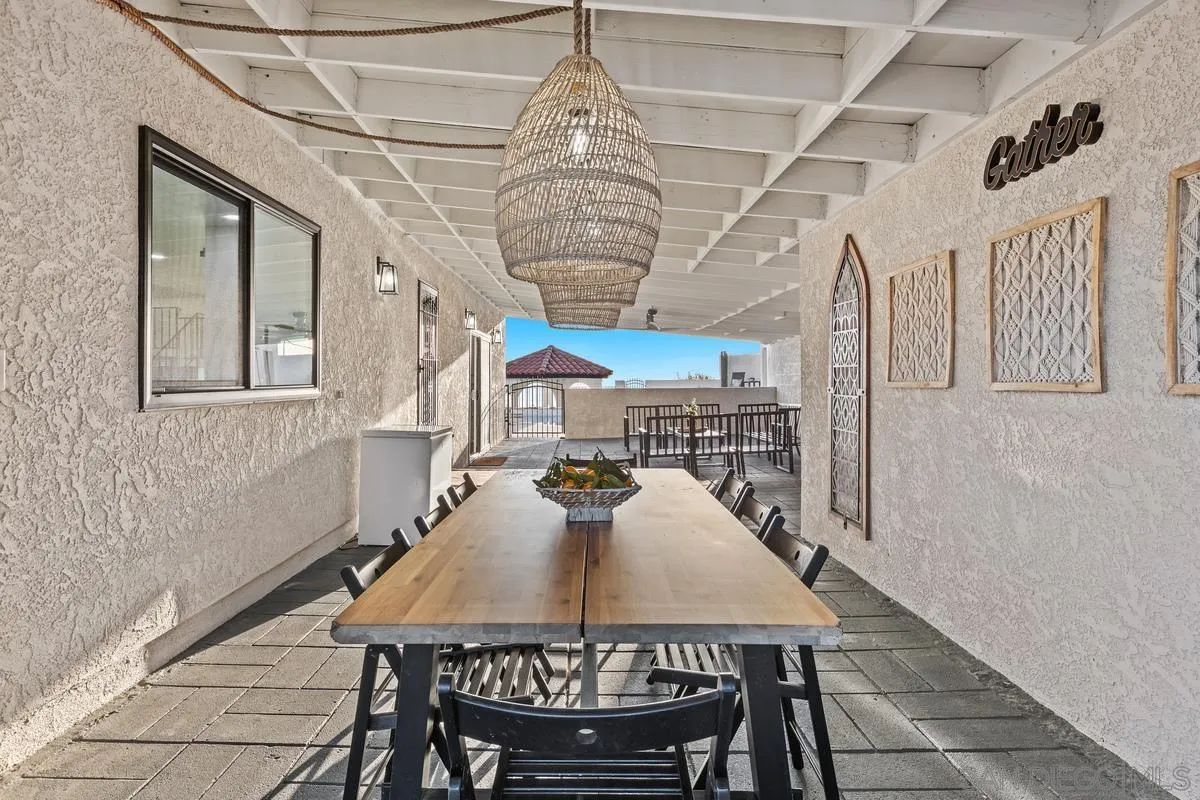 https://cdn.realtyfeed.com/cdn/127/250023142/c10a727f443ad64732352e2f92b2ba63.webp