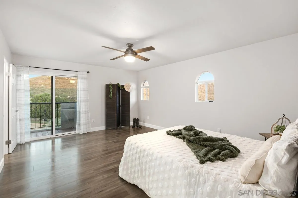 https://cdn.realtyfeed.com/cdn/127/250023142/ce9f989cedb5650112f12f5d6521e4e0.webp