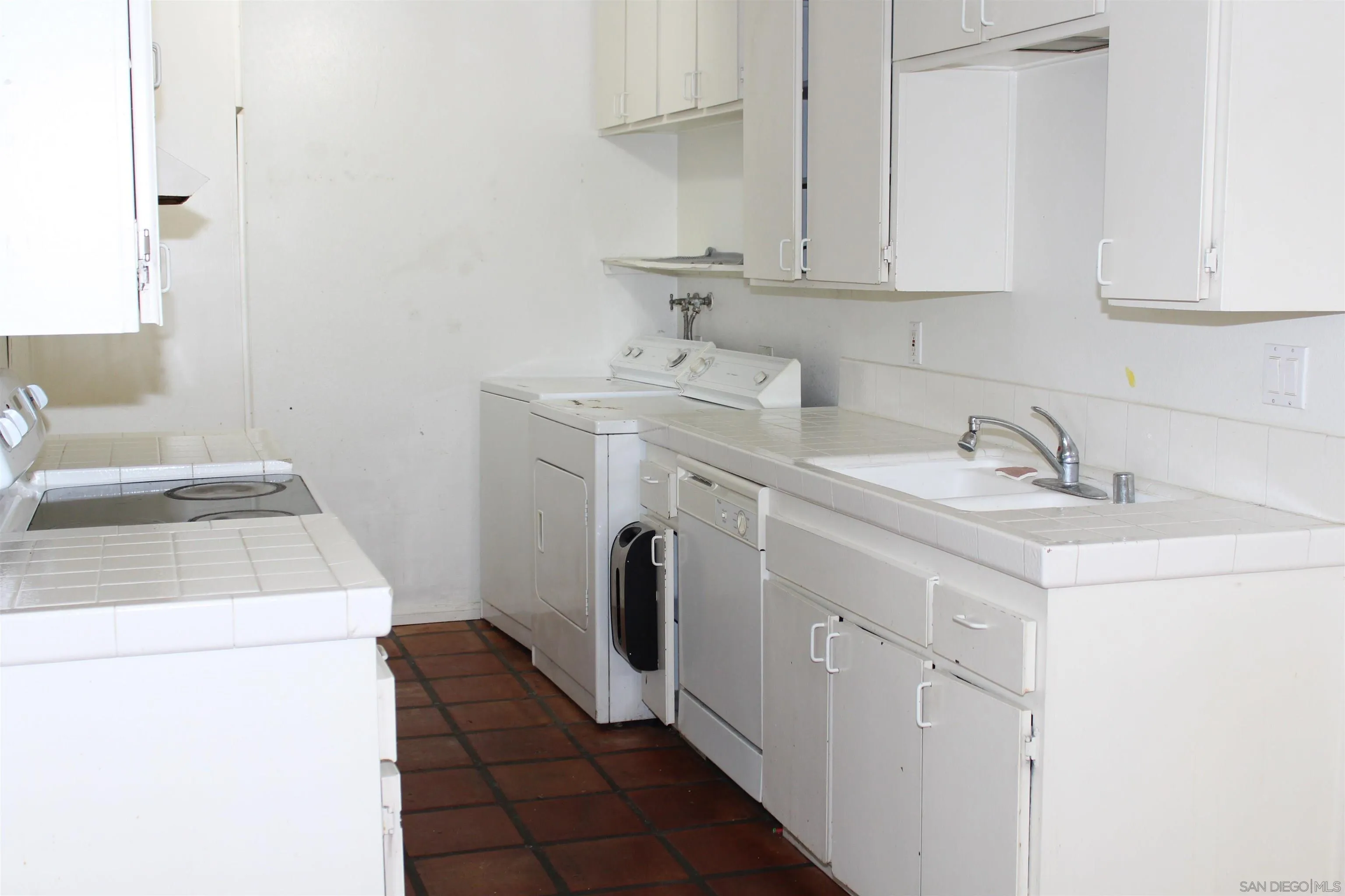 Photo #8: 250023153 Listing: Photo #8