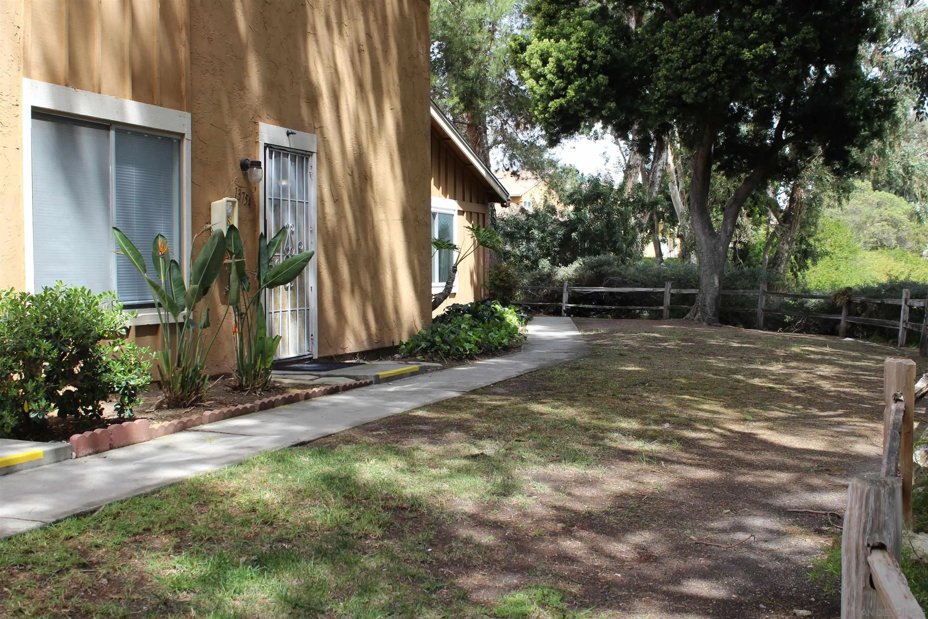 Photo #3: 250023153 Listing 
