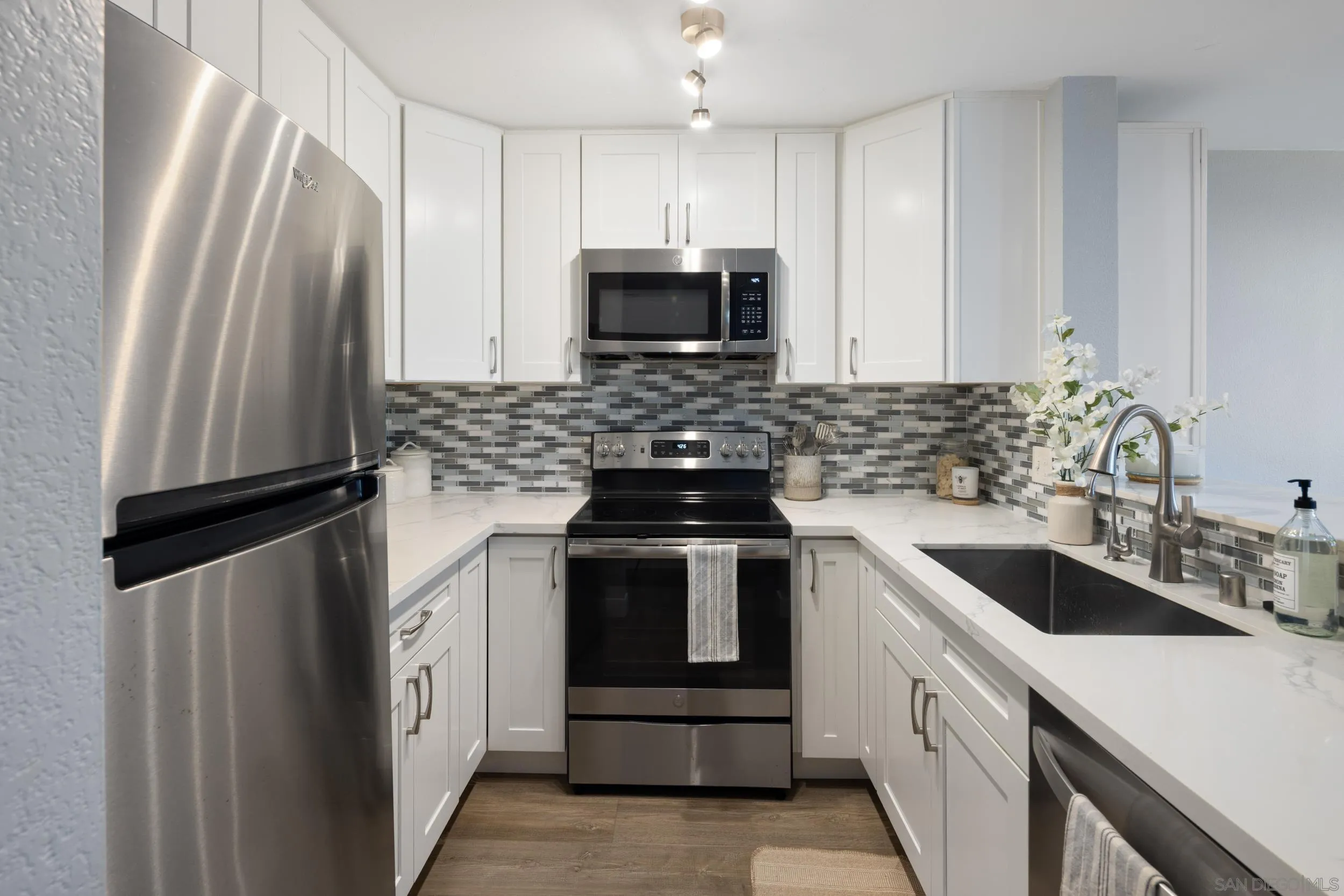 Photo #5: 250023161 Listing 