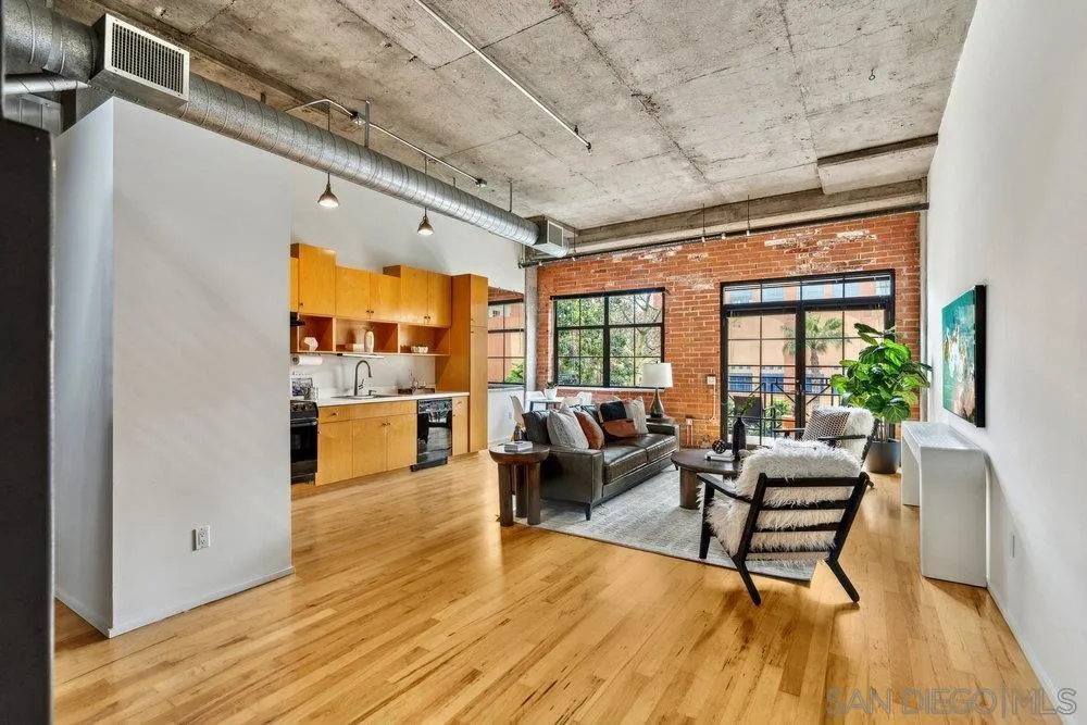 Photo #3: 250023163 Listing 