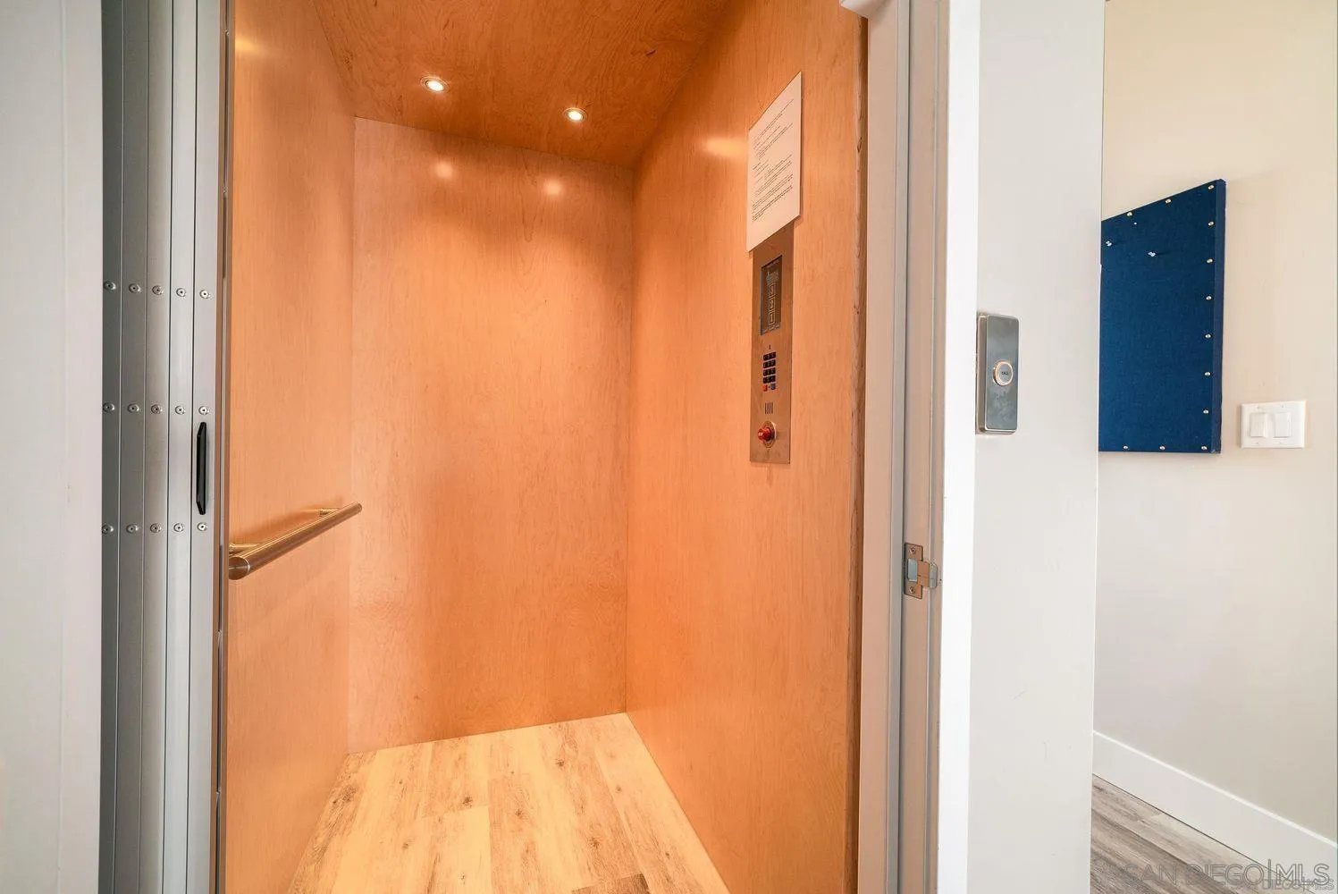 Photo #8: 250023188 Listing: Photo #8