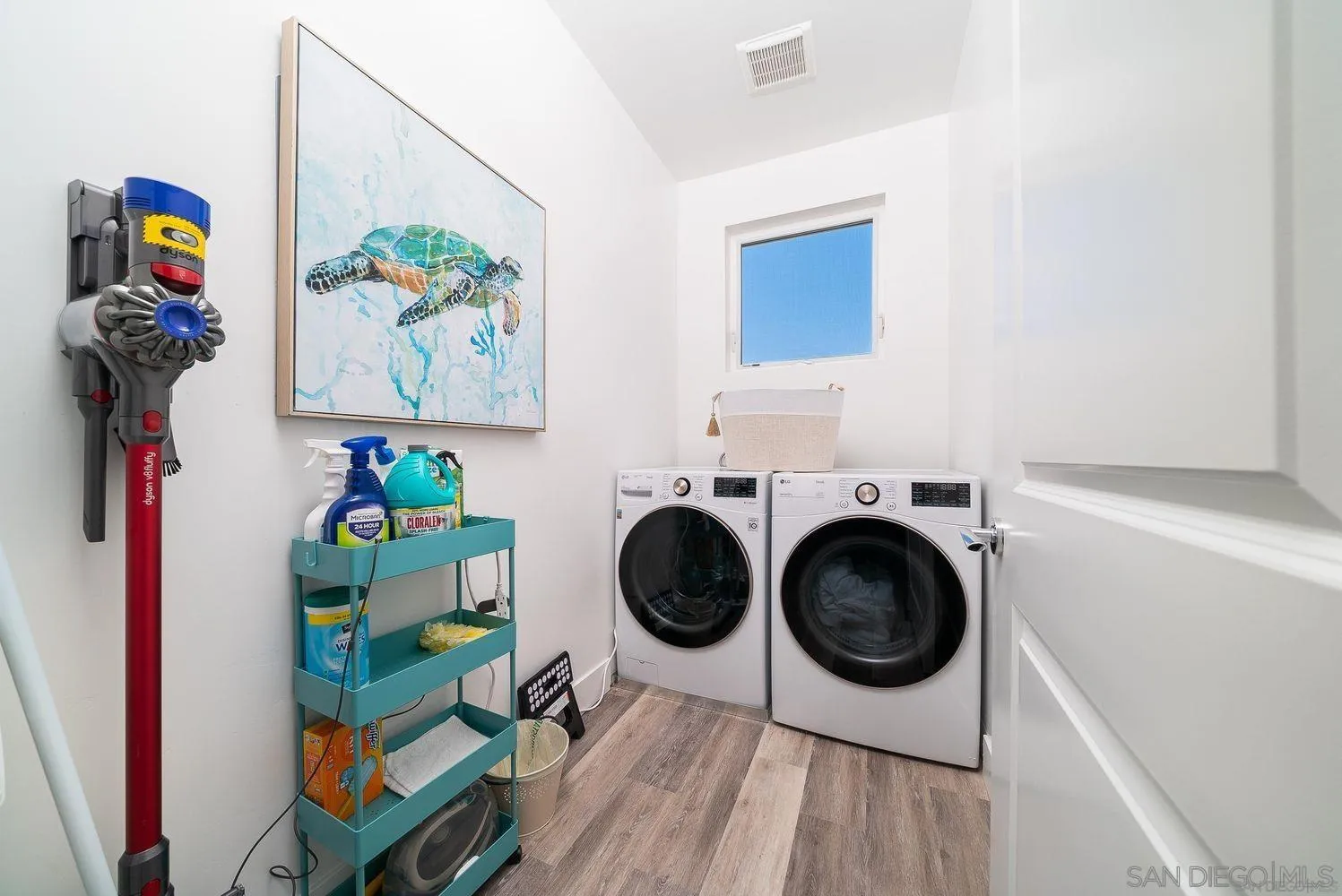 https://cdn.realtyfeed.com/cdn/127/250023188/e91ca50b4771e4f8e0ee0b3a6b2fdf24.webp