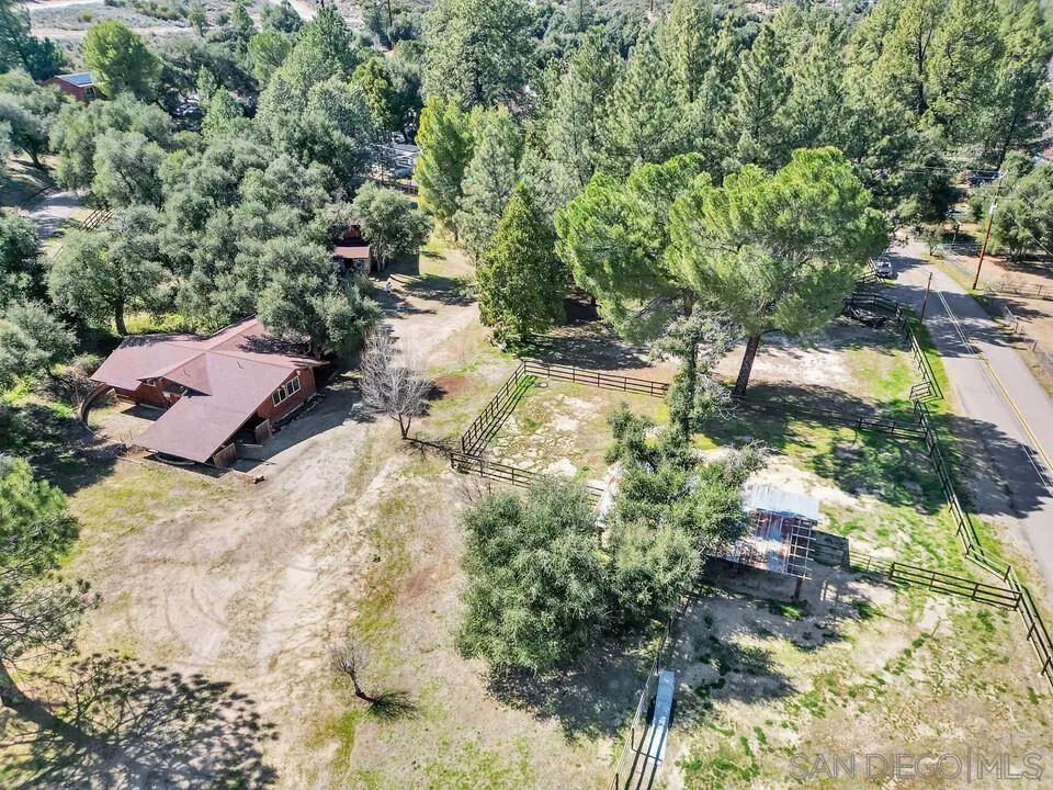 https://cdn.realtyfeed.com/cdn/127/250023200/1d719e115b28e7f90ac2bb2c7f6649a6.webp