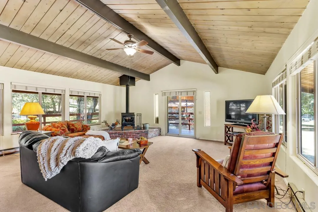 https://cdn.realtyfeed.com/cdn/127/250023200/b8442b49645c1fe7255d86e7ec5d7d0c.webp