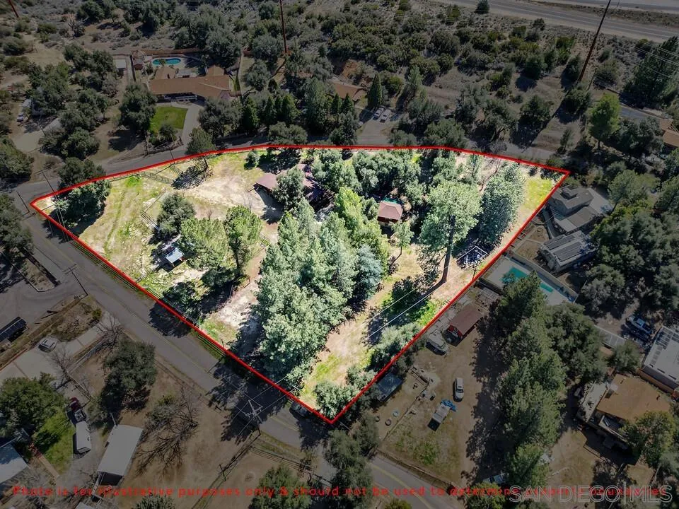https://cdn.realtyfeed.com/cdn/127/250023200/e8dfb9f131dee8f00bf8d96ad6b8b39b.webp
