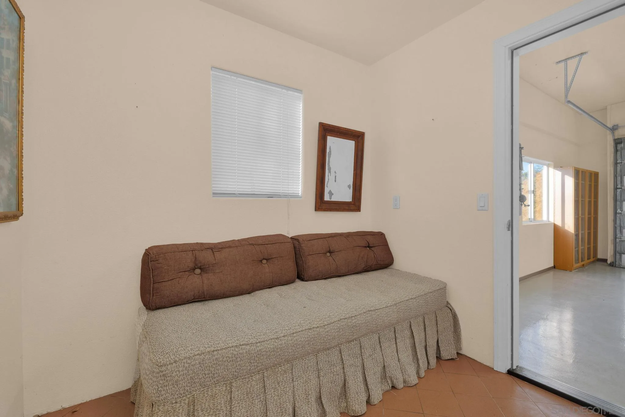 https://cdn.realtyfeed.com/cdn/127/250023205/1ae7f3e69f6cdc1d2734ded669330d28.webp