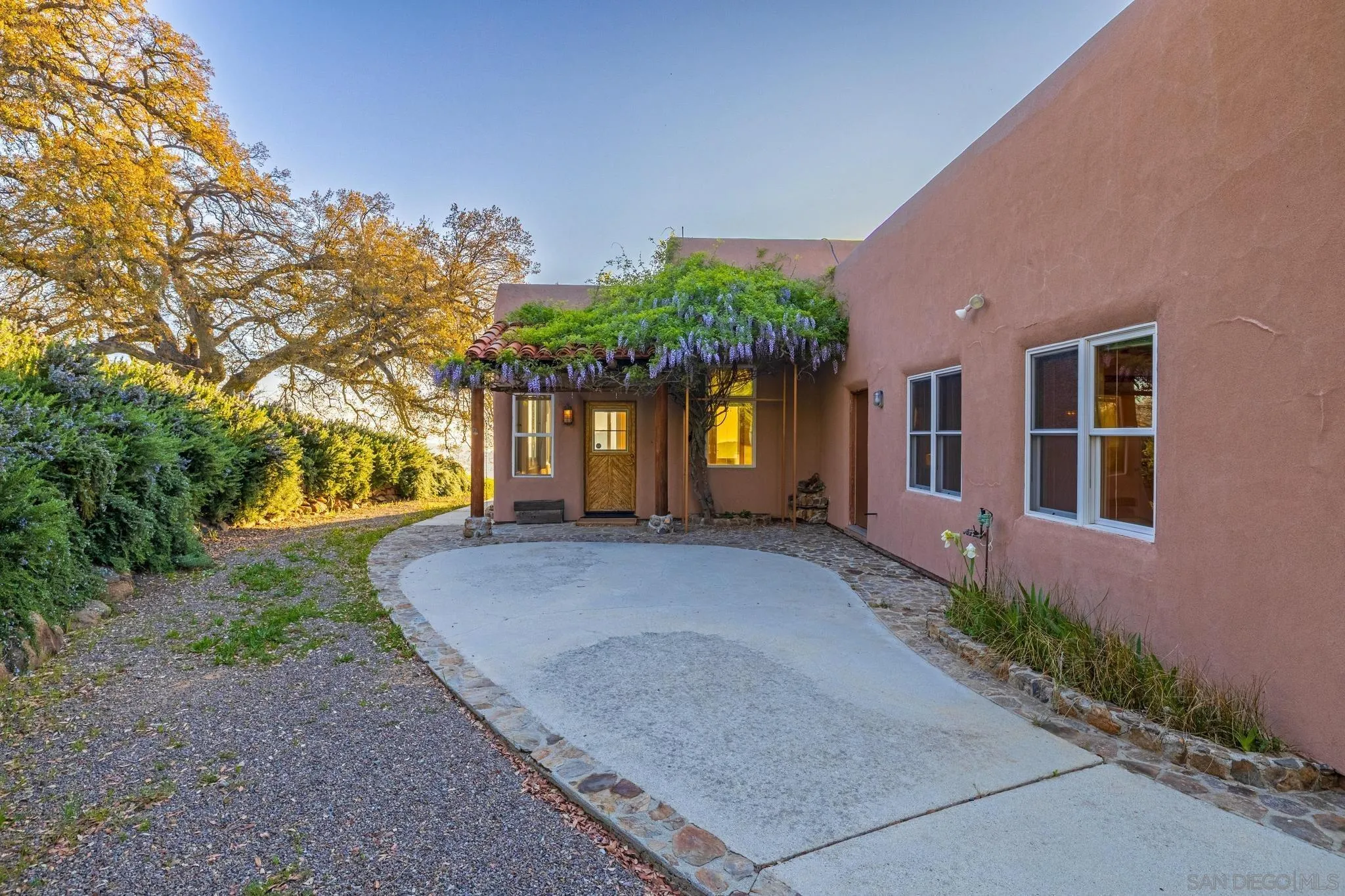 https://cdn.realtyfeed.com/cdn/127/250023205/3dc85b6c56127dec71f511518a9d0848.webp