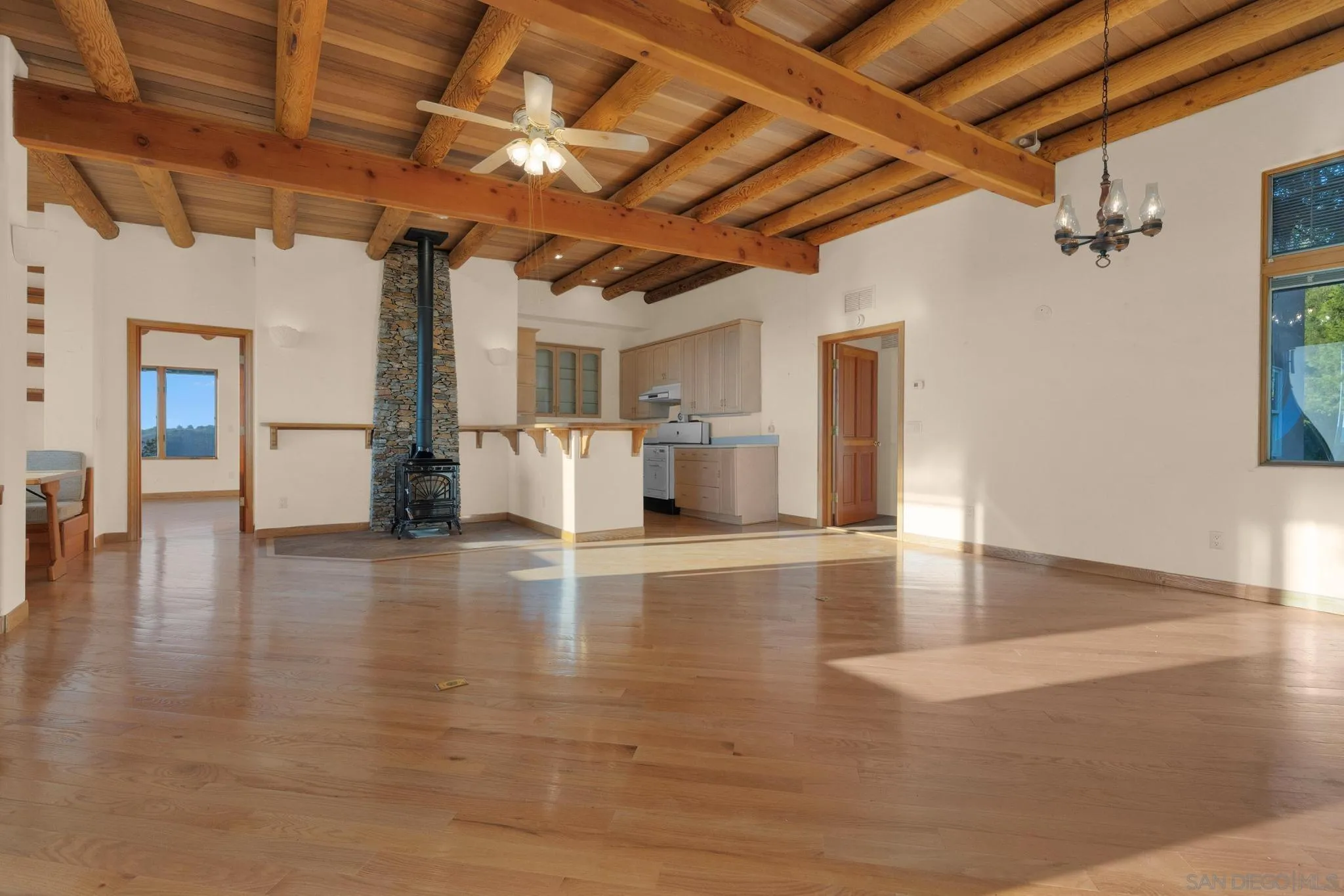https://cdn.realtyfeed.com/cdn/127/250023205/41ff789e2327ee520ca46af8fd6b0287.webp
