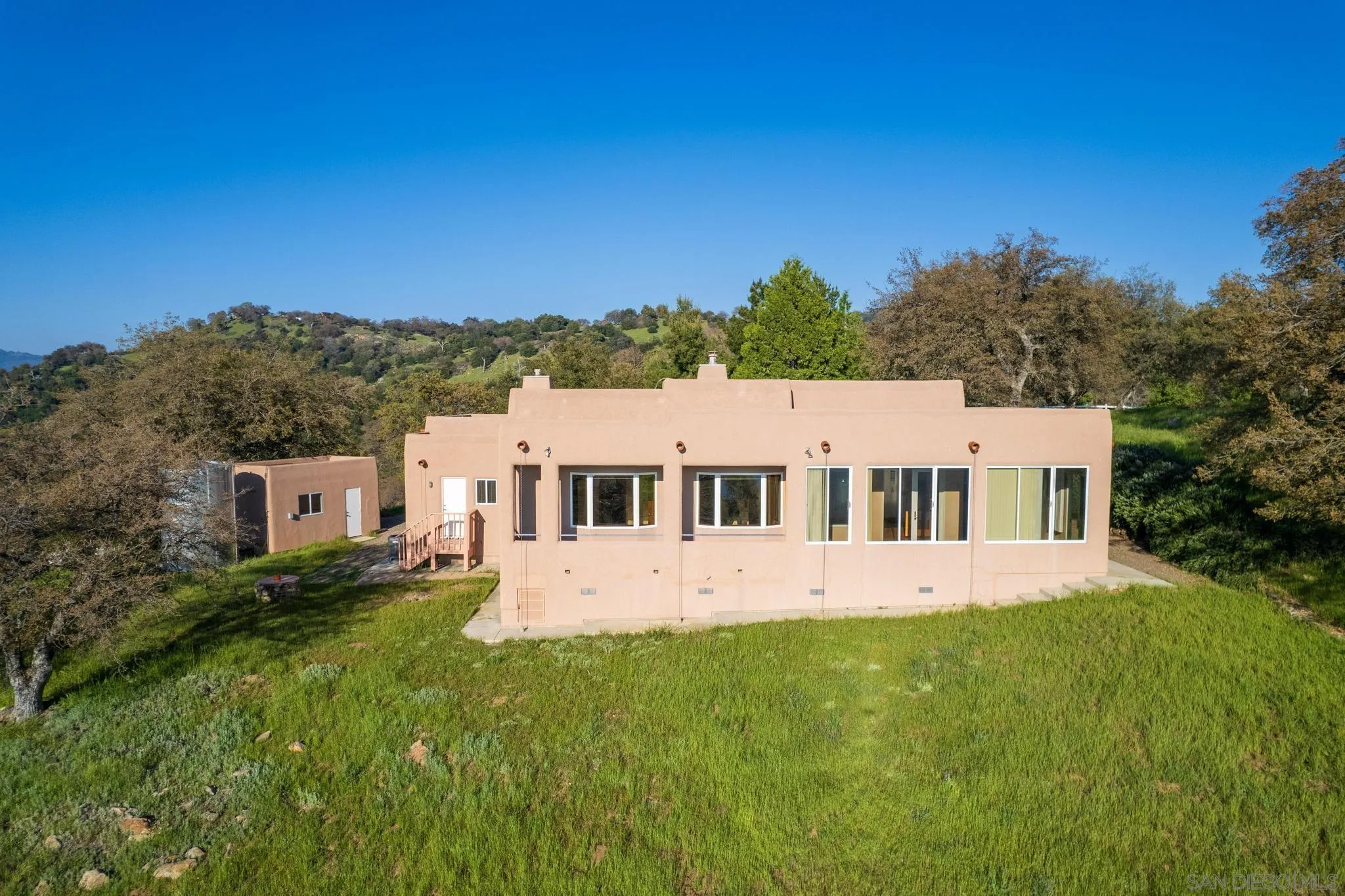 https://cdn.realtyfeed.com/cdn/127/250023205/504e829c575c34fd2f366ce8ac10ae28.webp