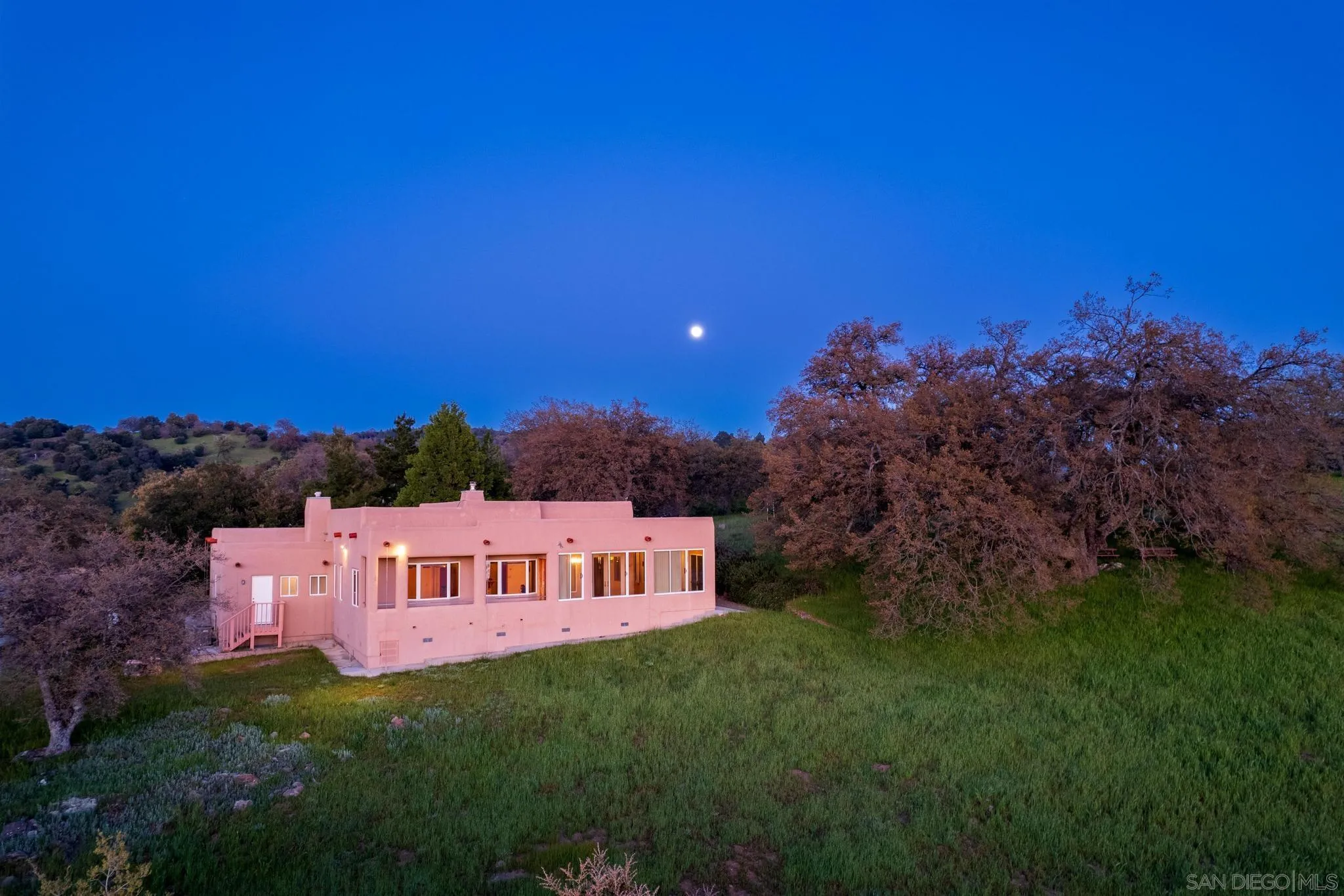 https://cdn.realtyfeed.com/cdn/127/250023205/57784264bbf7cbd7db6e3222f6a02a3f.webp