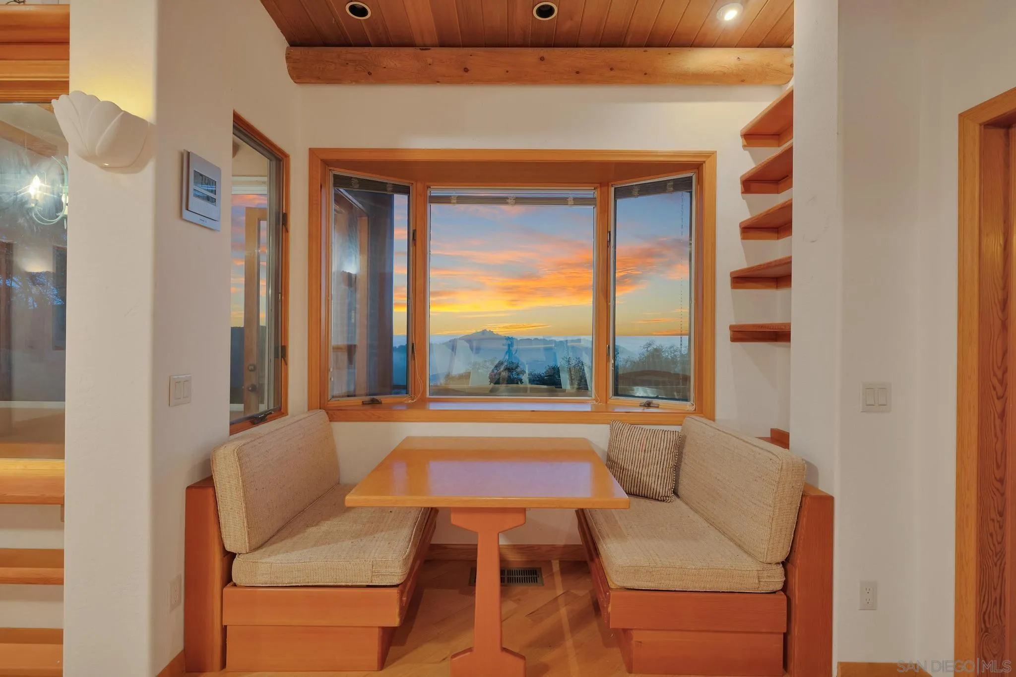 https://cdn.realtyfeed.com/cdn/127/250023205/6d4216bfb1d243d6fe5914f883a715a7.webp