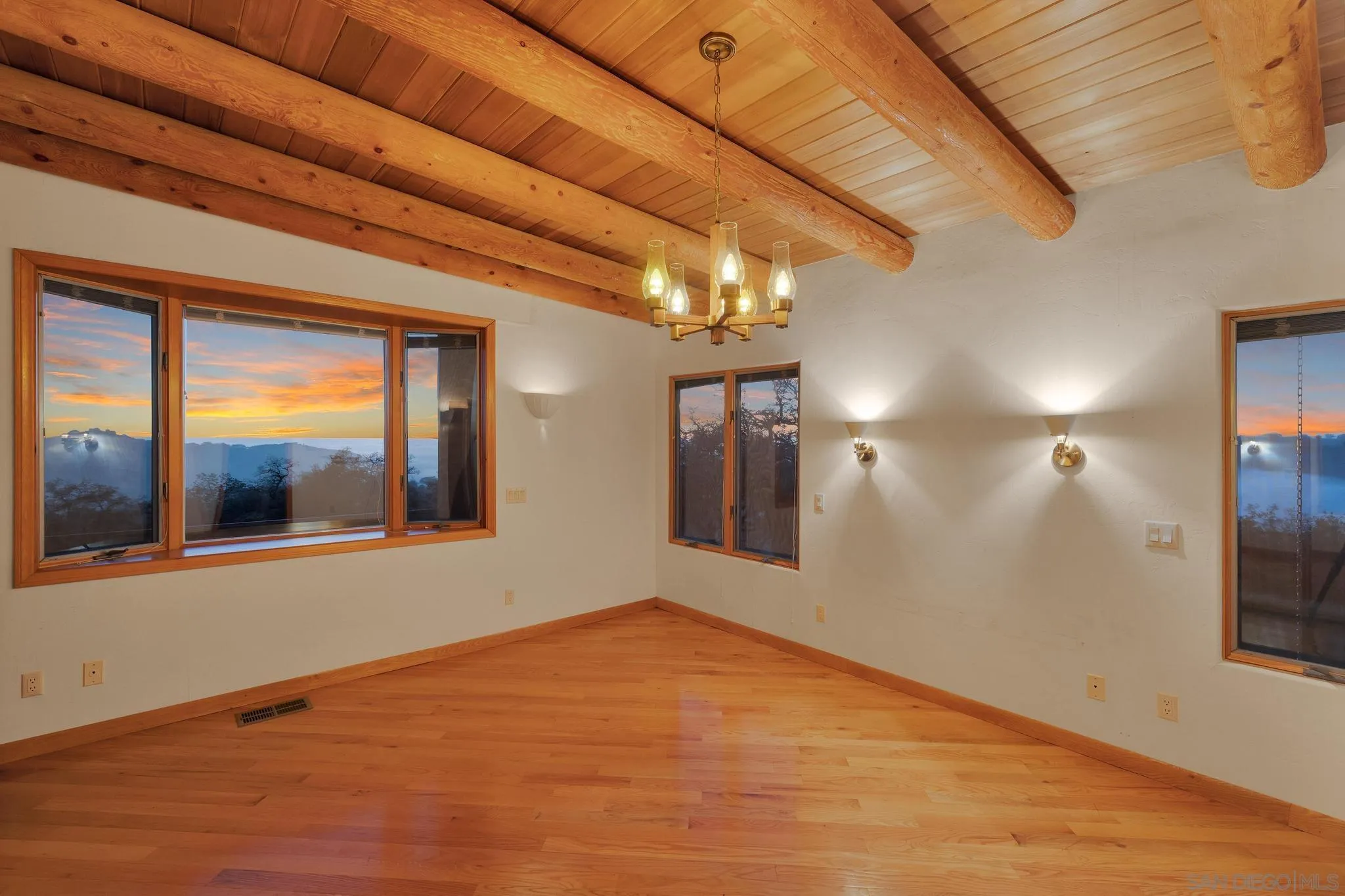 https://cdn.realtyfeed.com/cdn/127/250023205/7d779ecd0afb3fca395ce500d29e2004.webp