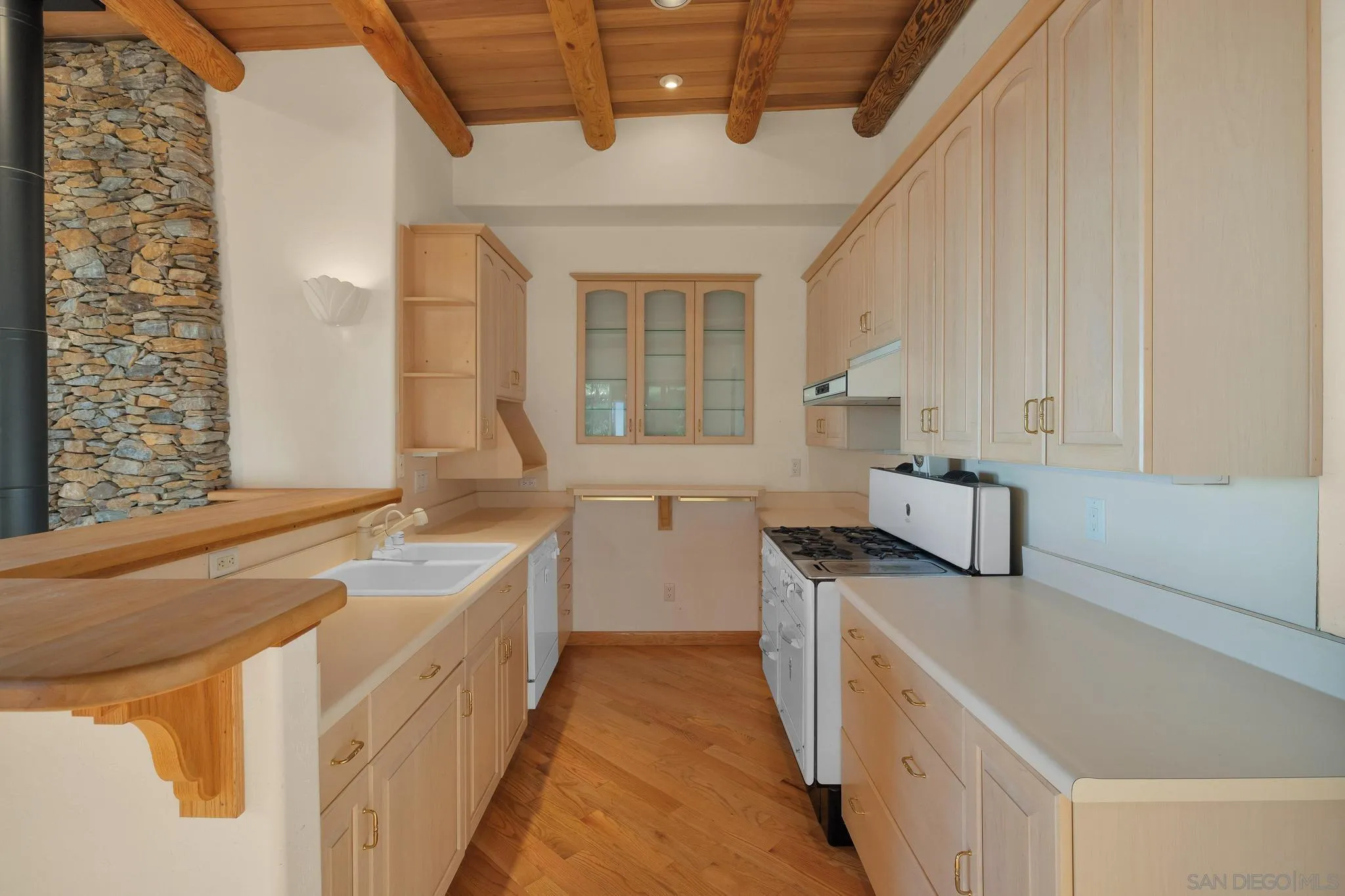 https://cdn.realtyfeed.com/cdn/127/250023205/8fb06724e9c16ace8b8bbd11ceb4c072.webp