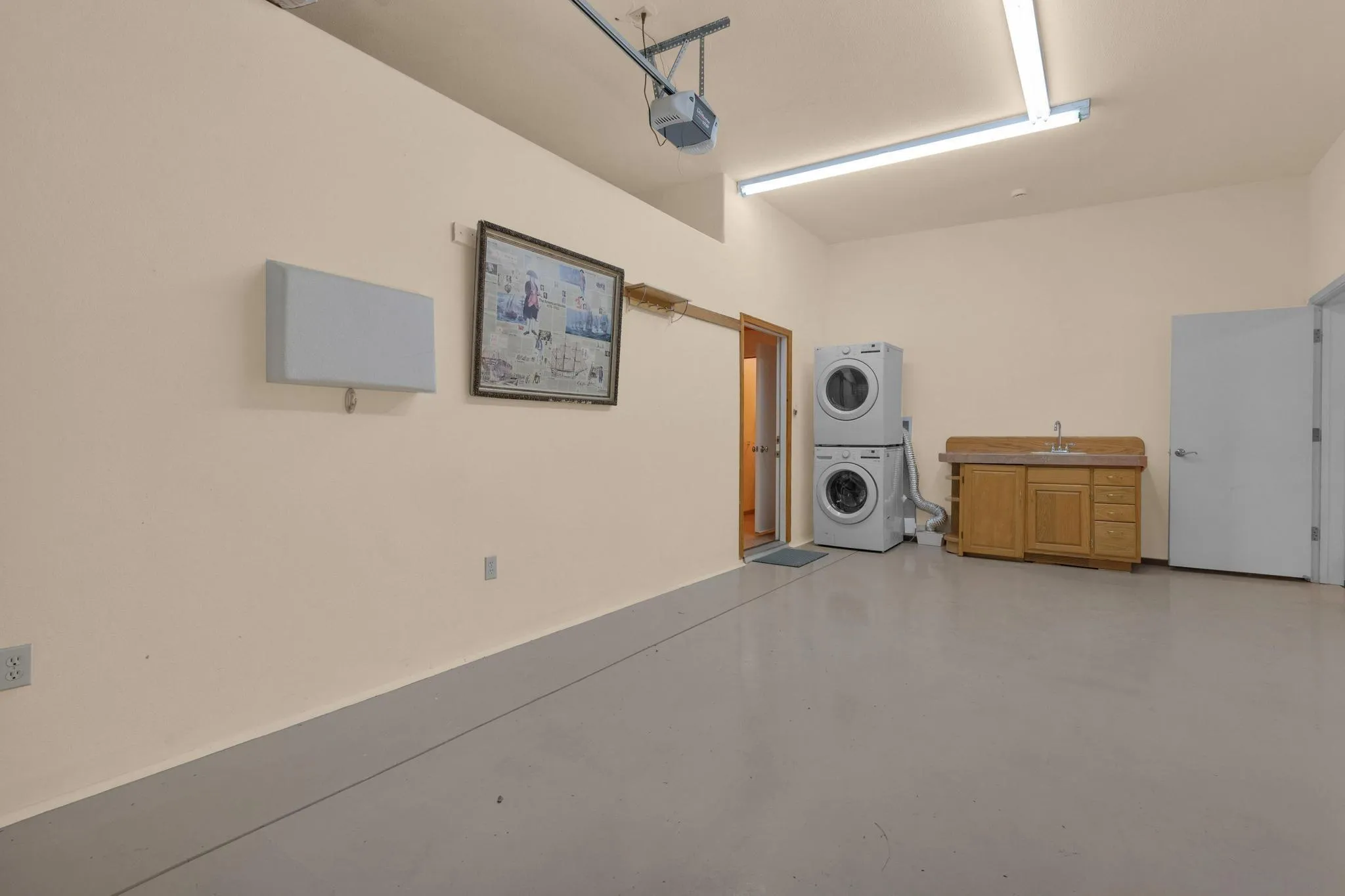 https://cdn.realtyfeed.com/cdn/127/250023205/9bf50b0051f2946aae501c3d5a4a0671.webp