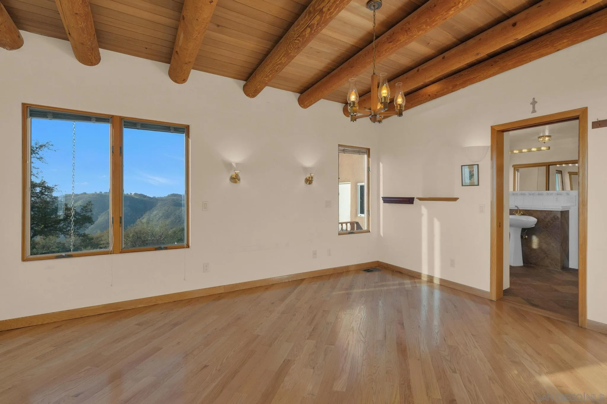 https://cdn.realtyfeed.com/cdn/127/250023205/ffc9c235c23fa491acf1e1237b30ddaa.webp