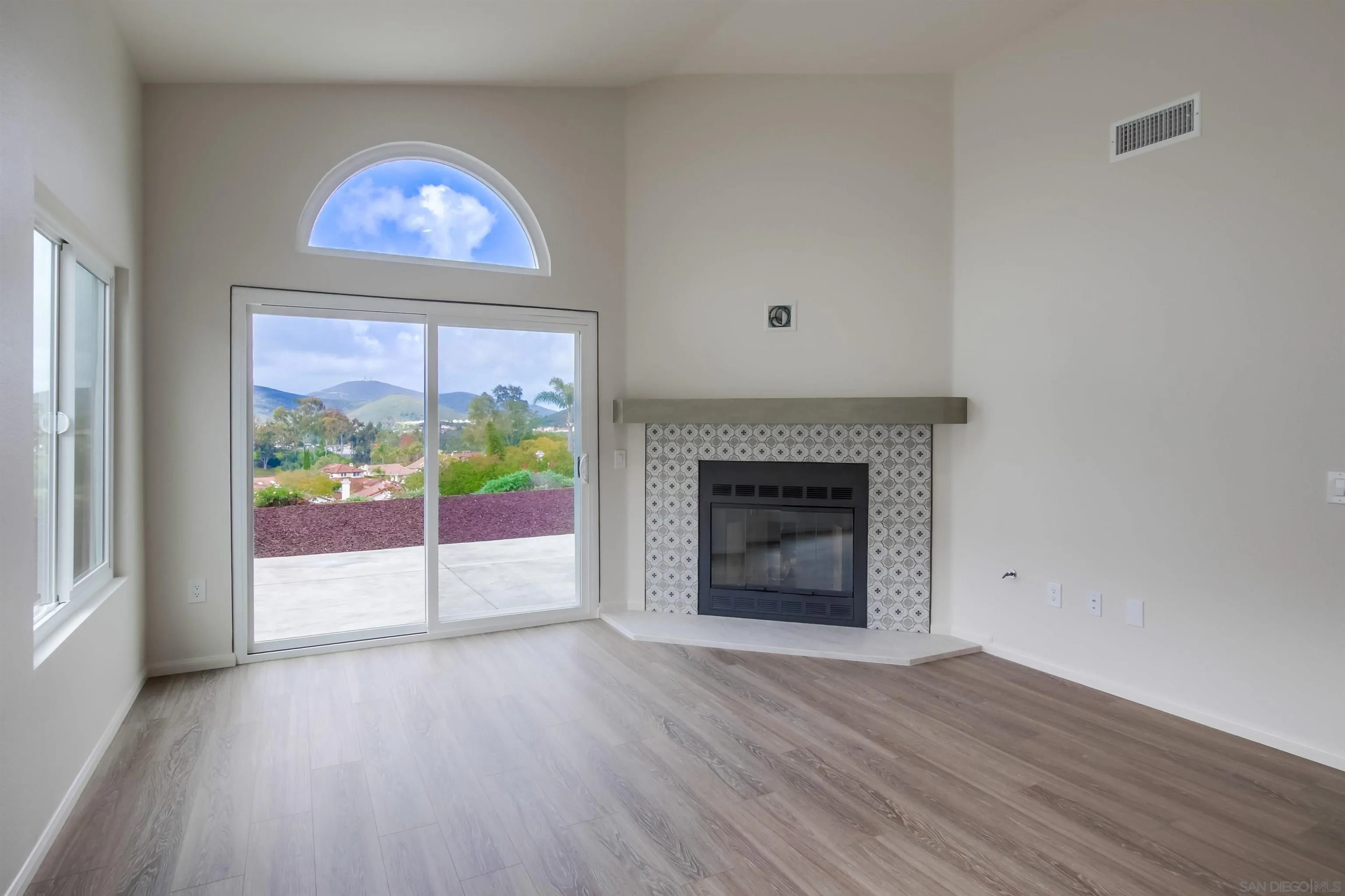 https://cdn.realtyfeed.com/cdn/127/250023281/33028570c808f379e2088acd21a0566d.webp