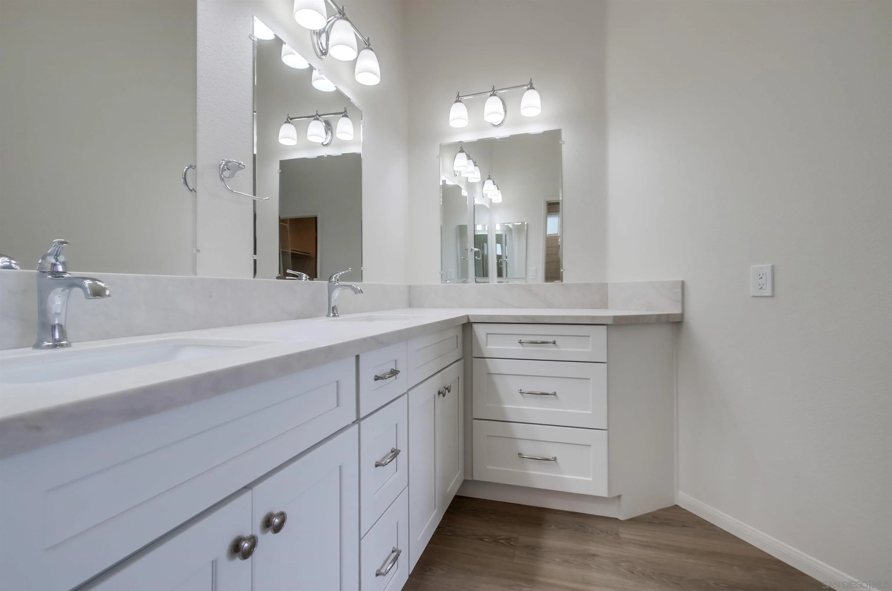 https://cdn.realtyfeed.com/cdn/127/250023281/9742511738bcc13c9a3d572a9fc18495.webp