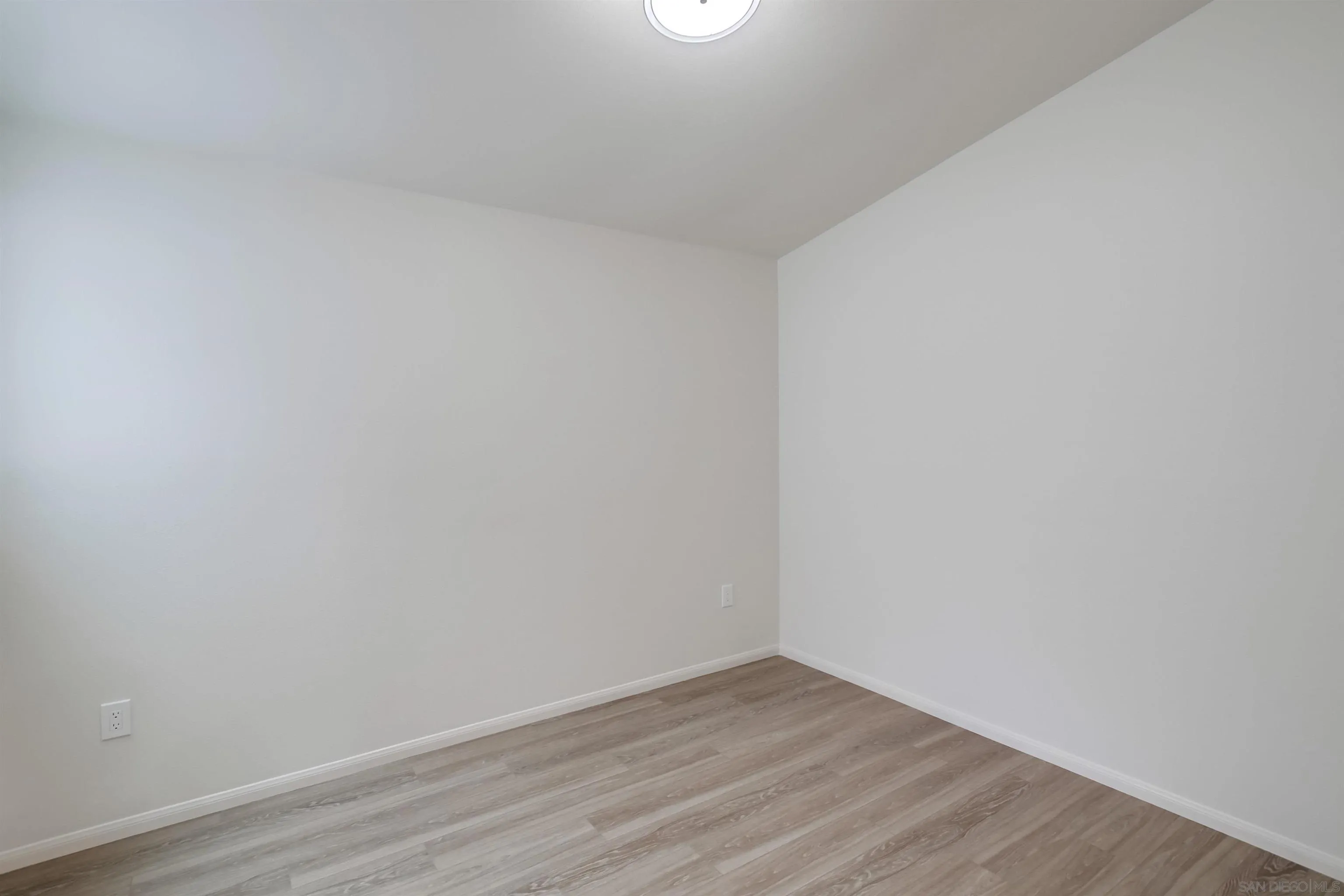 https://cdn.realtyfeed.com/cdn/127/250023281/d331867589318861693ad879378f602d.webp