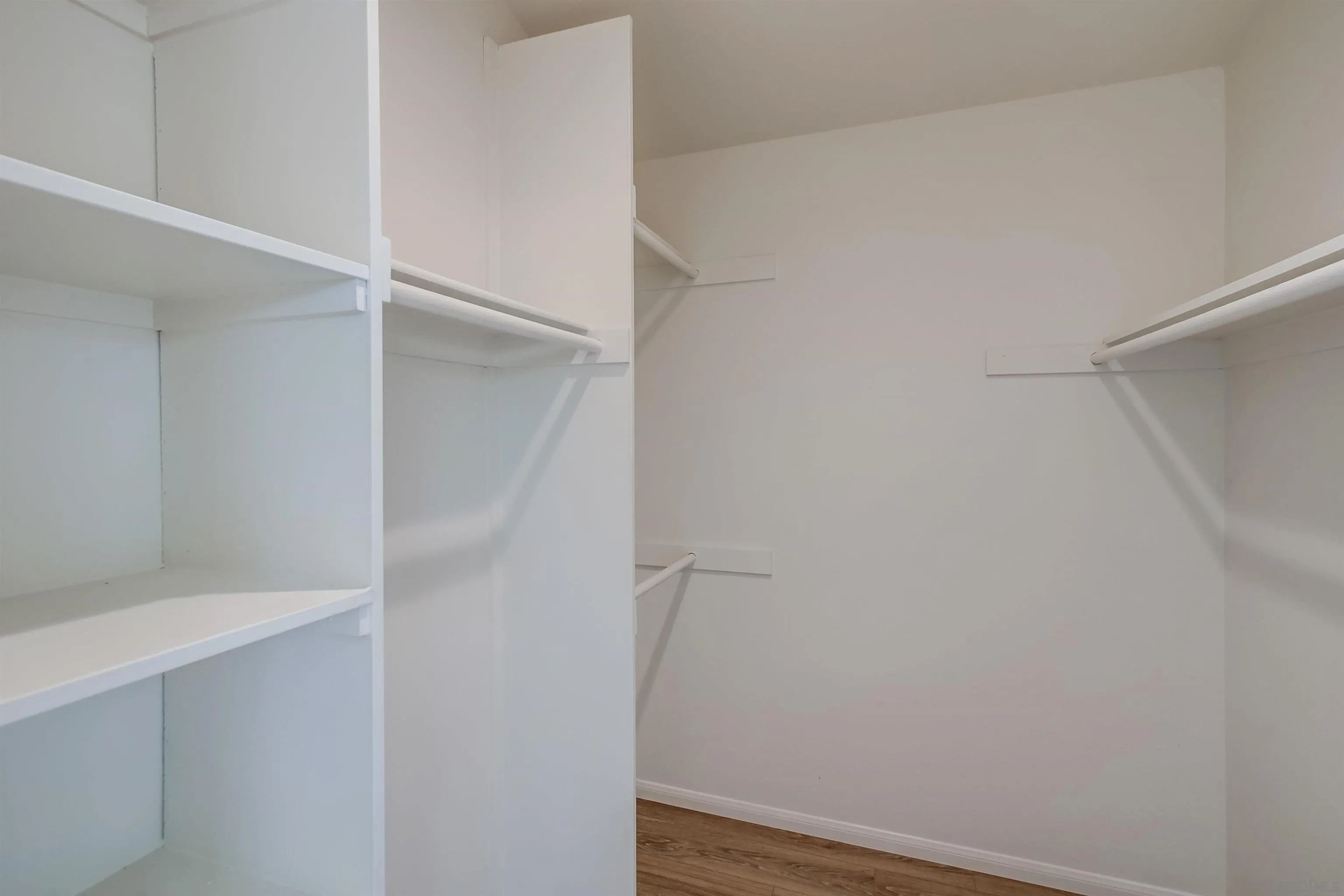 https://cdn.realtyfeed.com/cdn/127/250023281/d88972d2736d898542f2180451f81c73.webp
