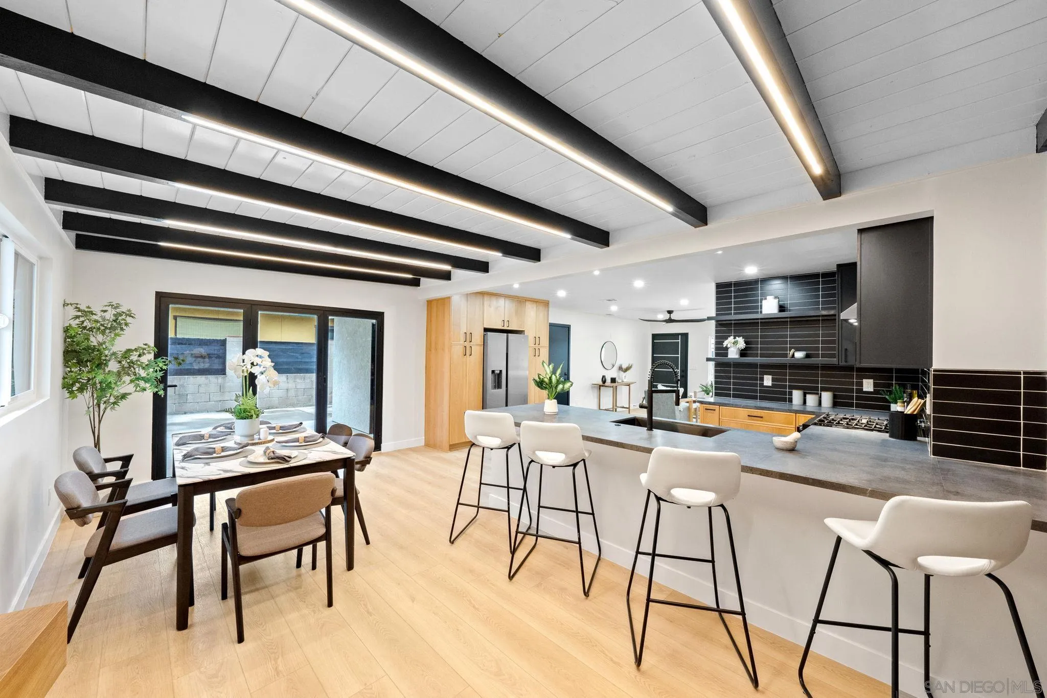 https://cdn.realtyfeed.com/cdn/127/250023282/0d57659924faef3788362478e5cd4135.webp