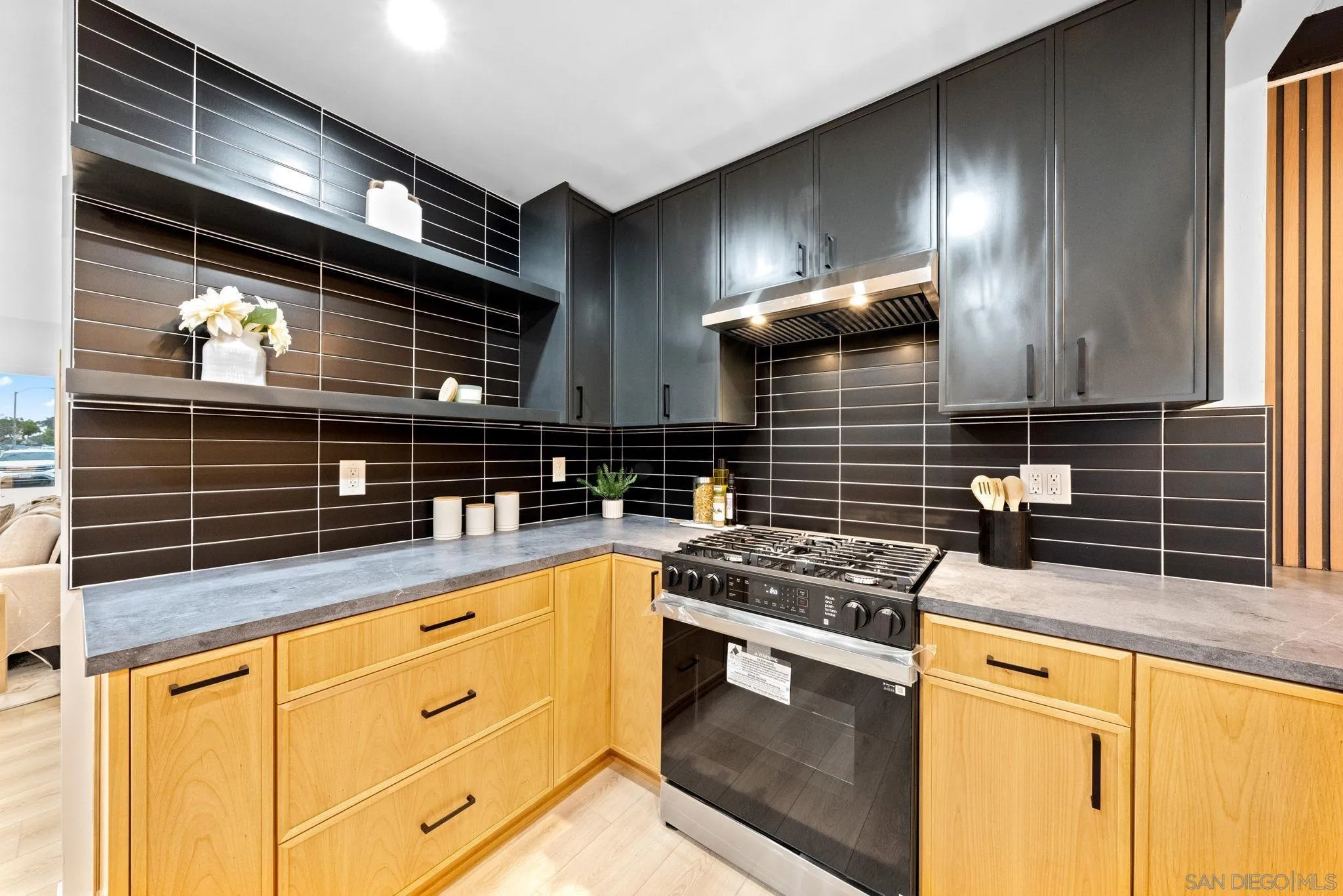 https://cdn.realtyfeed.com/cdn/127/250023282/b51020019675c97769a07380145b290c.webp