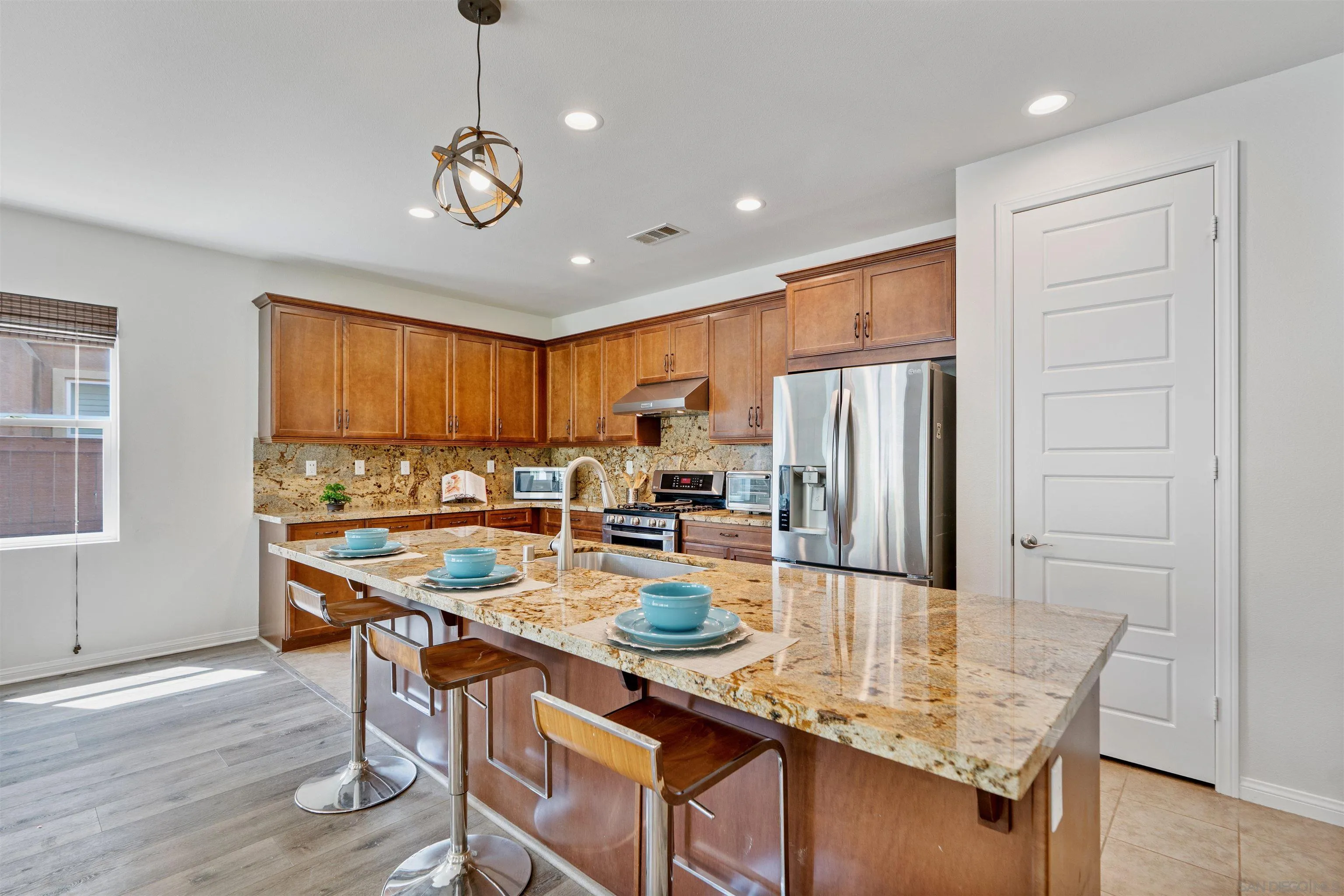 https://cdn.realtyfeed.com/cdn/127/250023297/96e9040fd96e563b76b98cf90a73c7fc.webp
