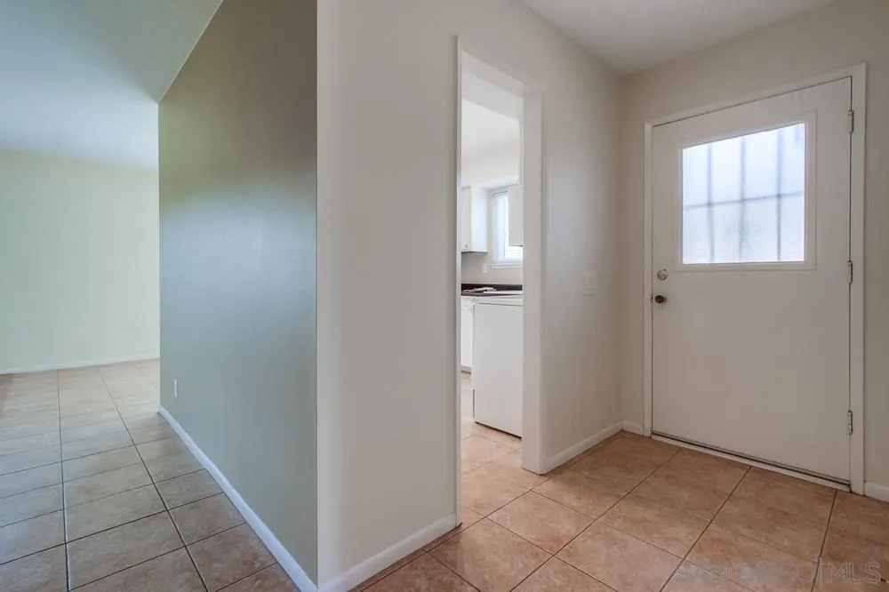 Photo #3: 250023329 Listing 