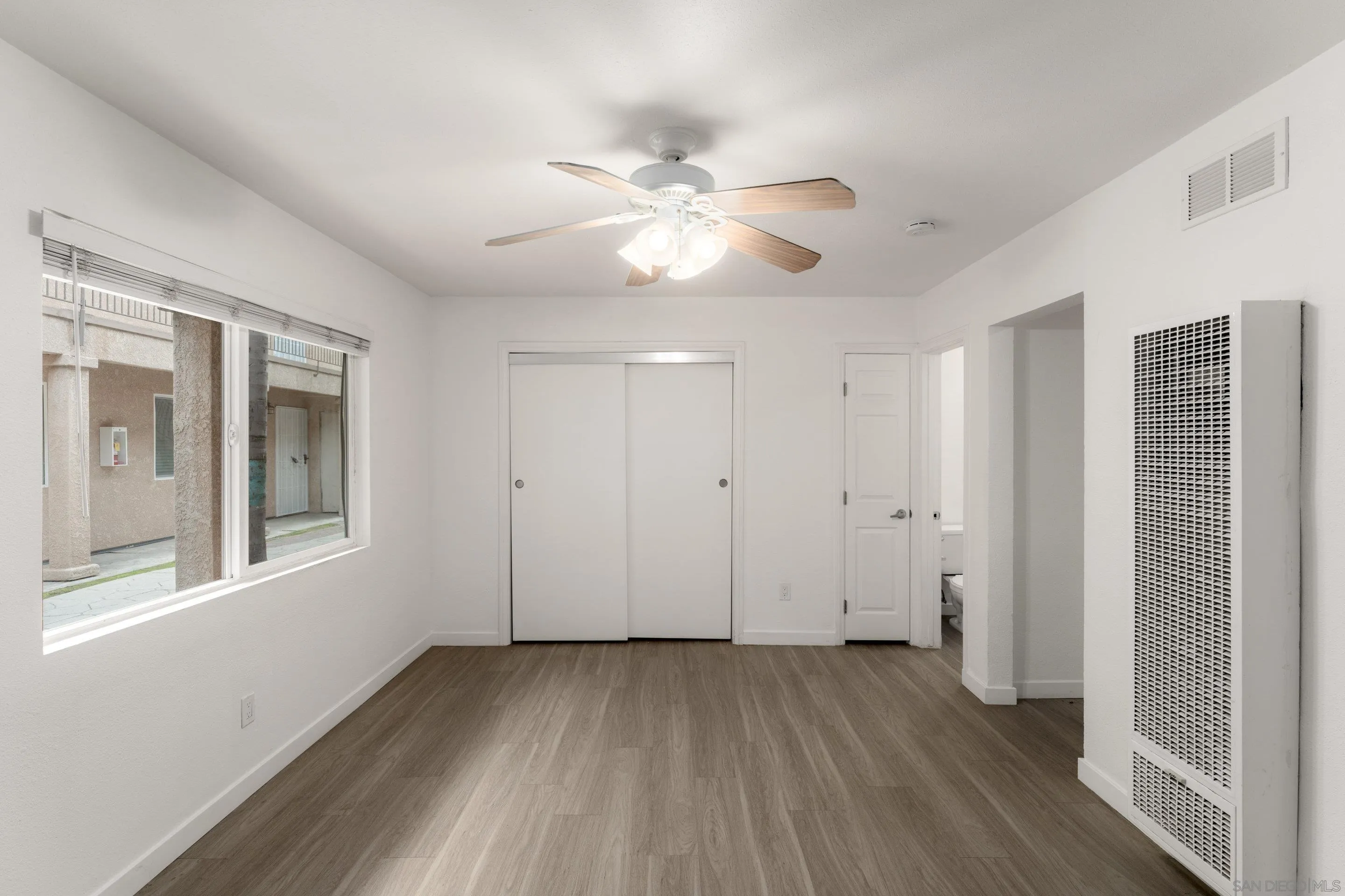 Photo #2: 250023343 Listing 