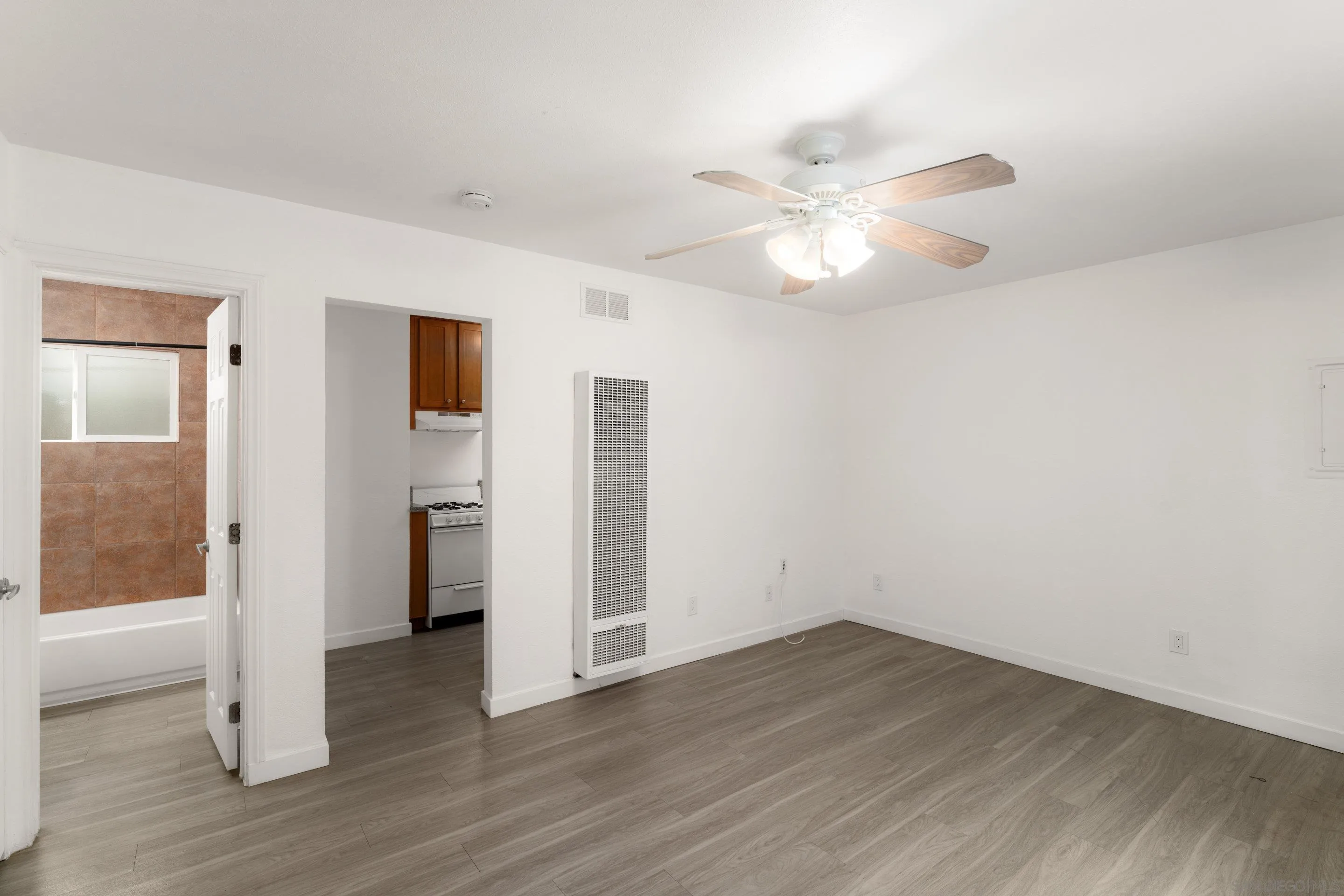 Photo #5: 250023343 Listing 