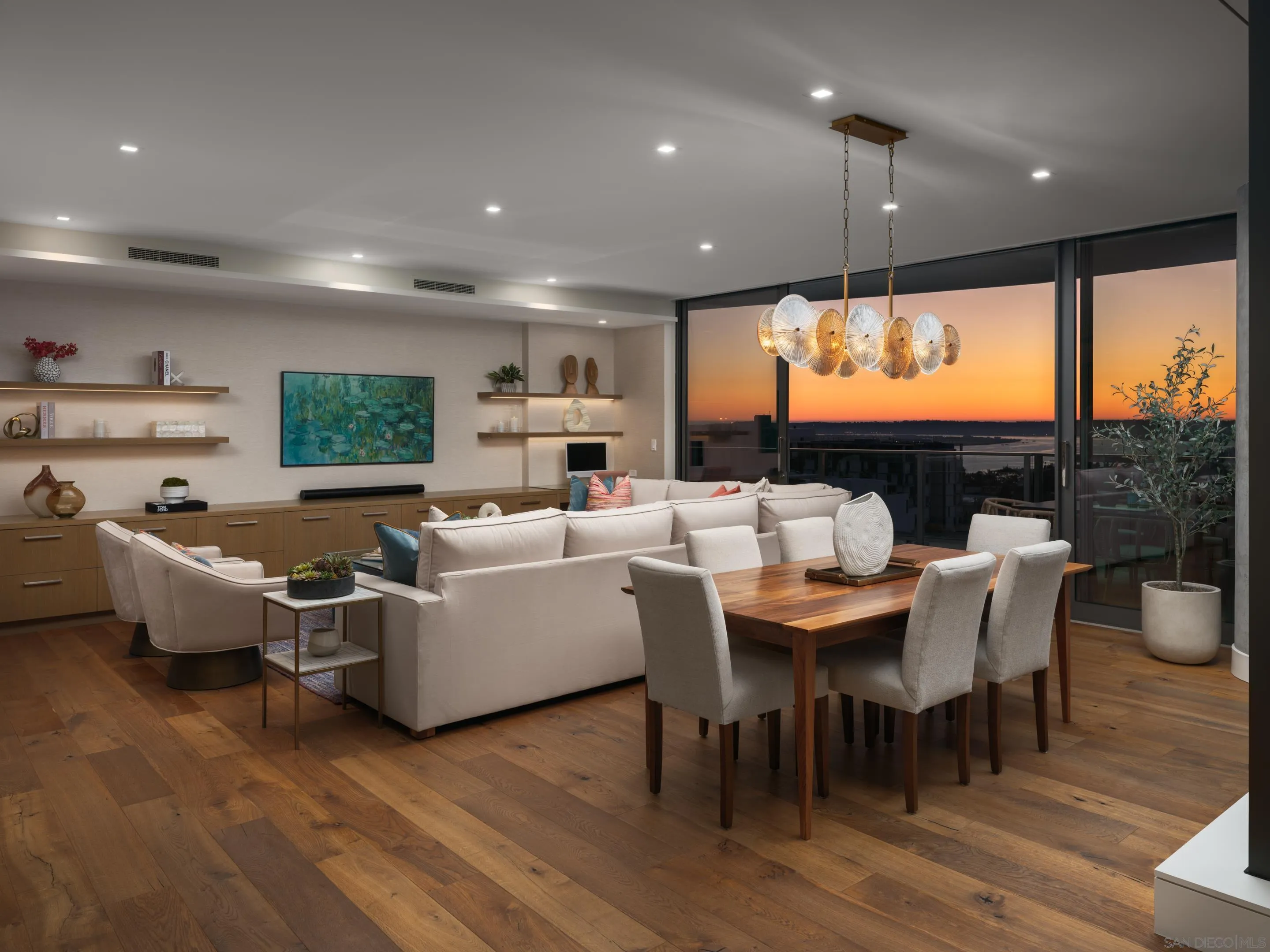 Photo #2: 250023354 Listing 