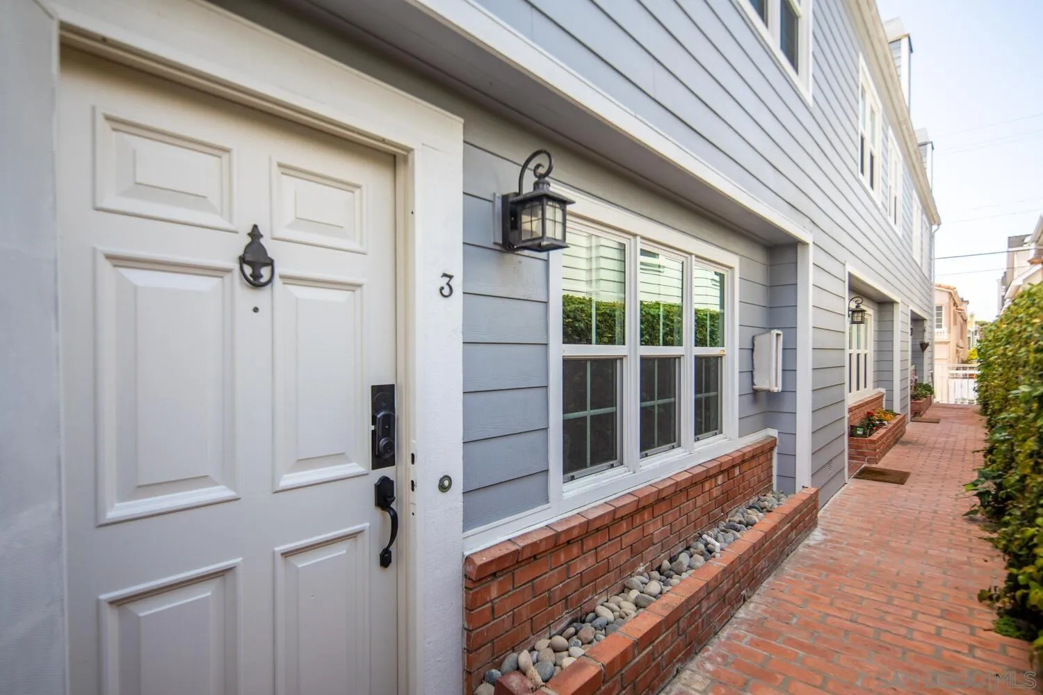 Photo #3: 250023359 Listing 