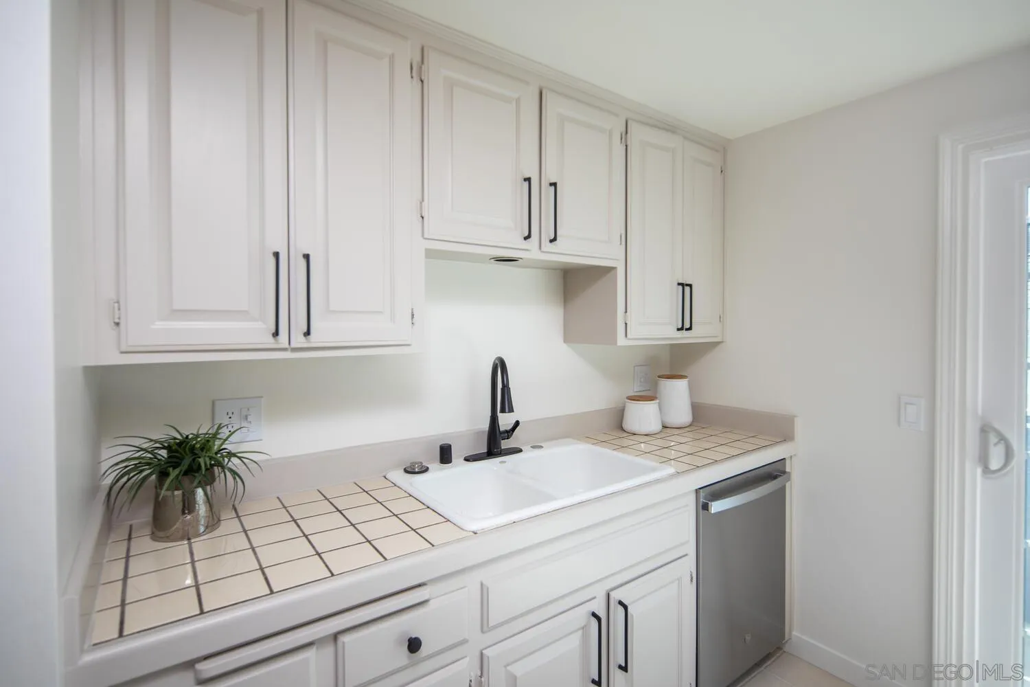 Photo #18: 250023359 Listing: Photo #18