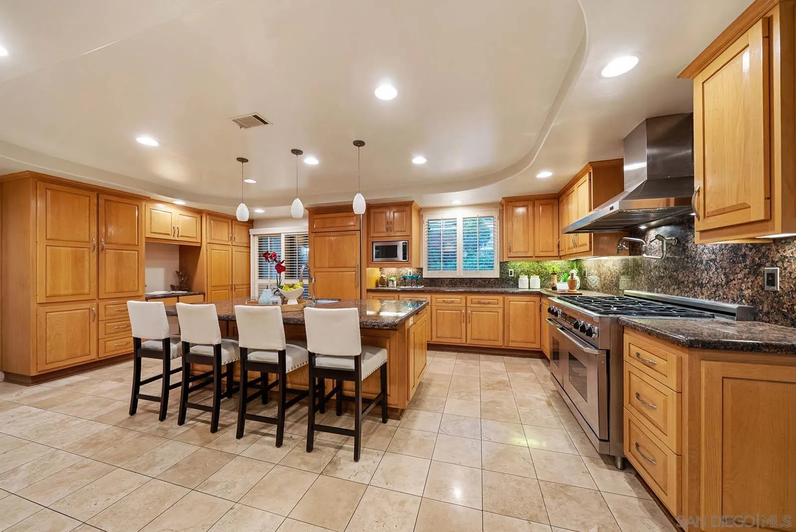 https://cdn.realtyfeed.com/cdn/127/250023371/4df5af3eaf19549b86c240c7db36ba6e.webp