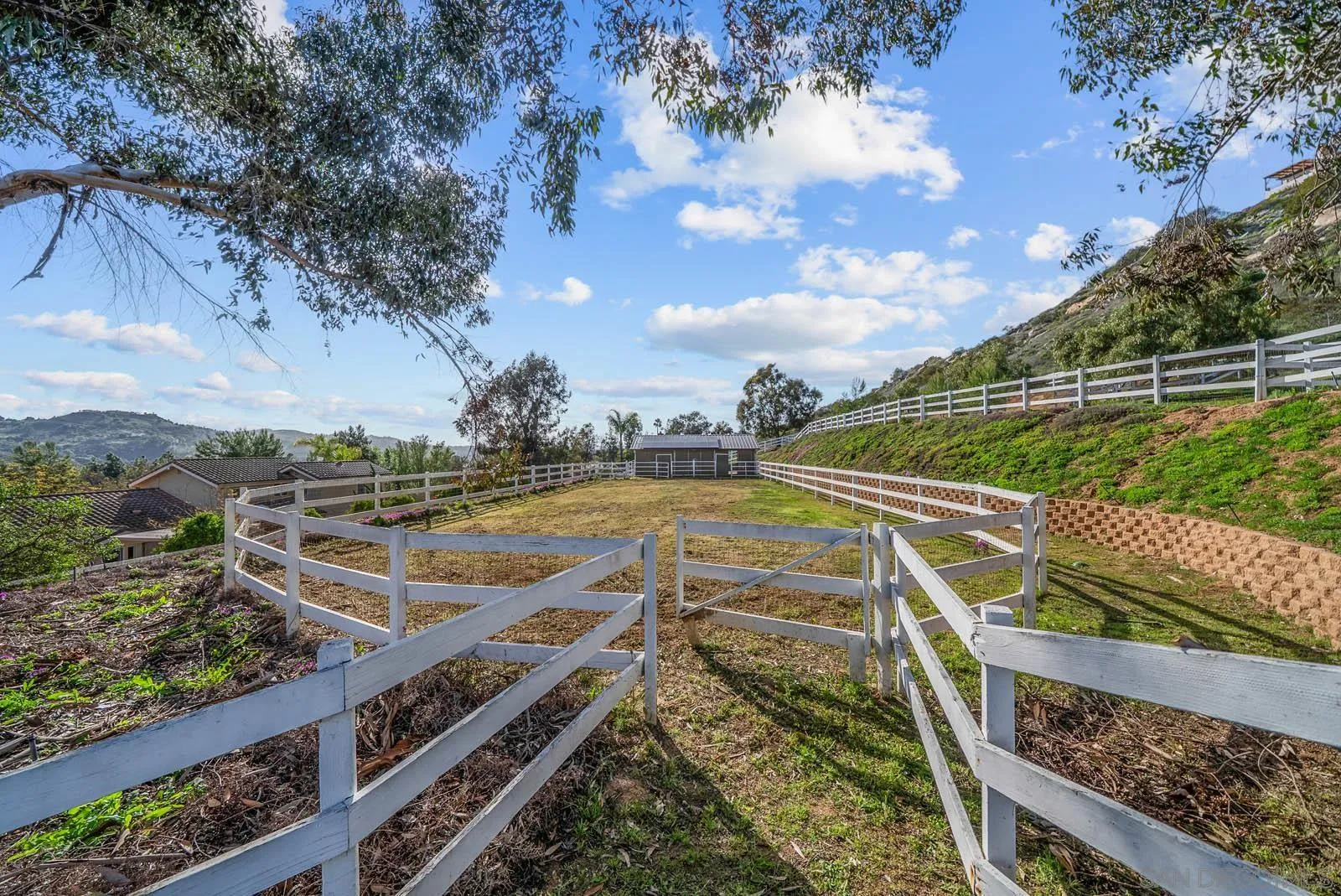 https://cdn.realtyfeed.com/cdn/127/250023371/5d53a122ce5986b15c87cbe0b3c69f8b.webp