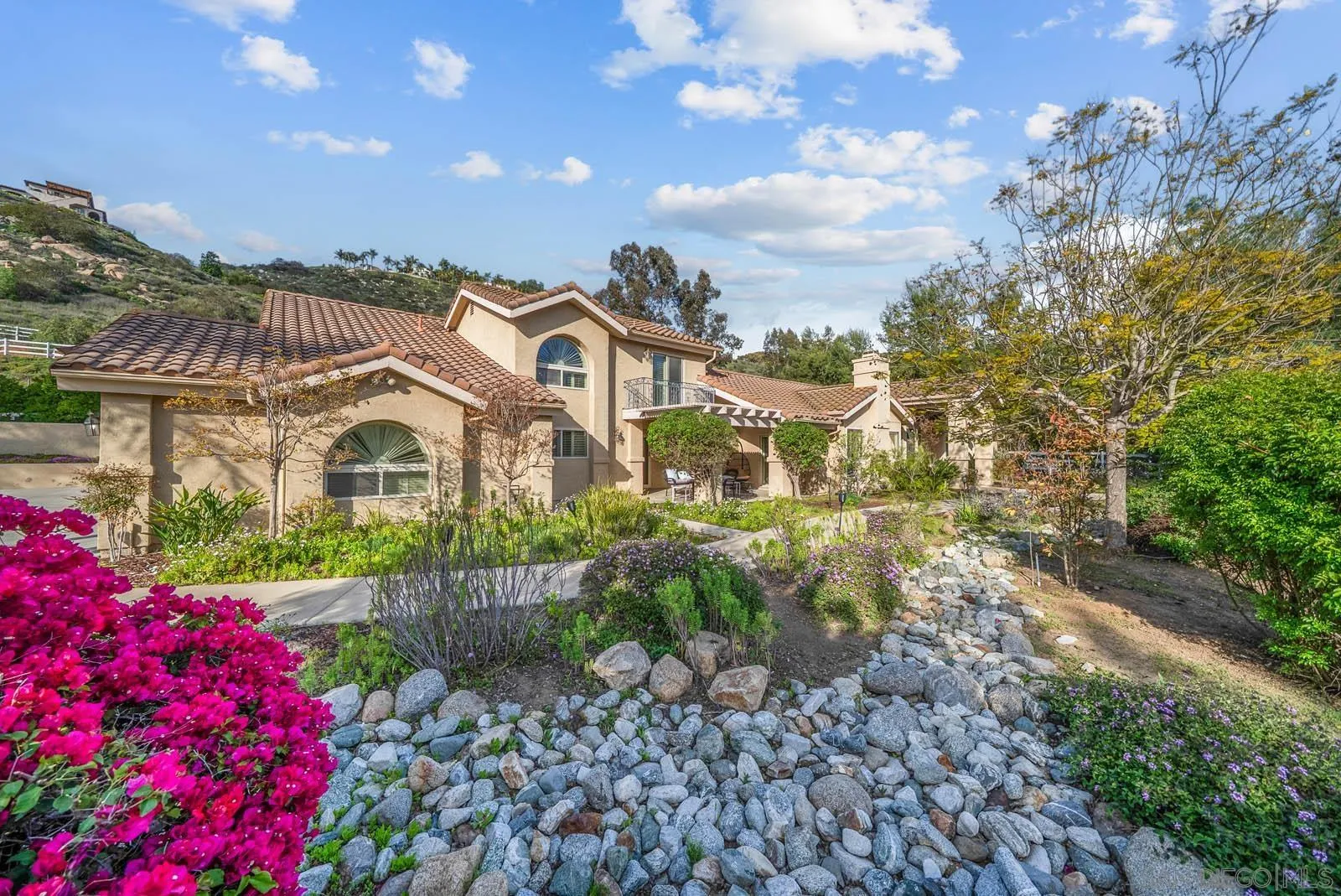 https://cdn.realtyfeed.com/cdn/127/250023371/74d8c3fd9cbc3ea1e97eba8a3b852cc6.webp
