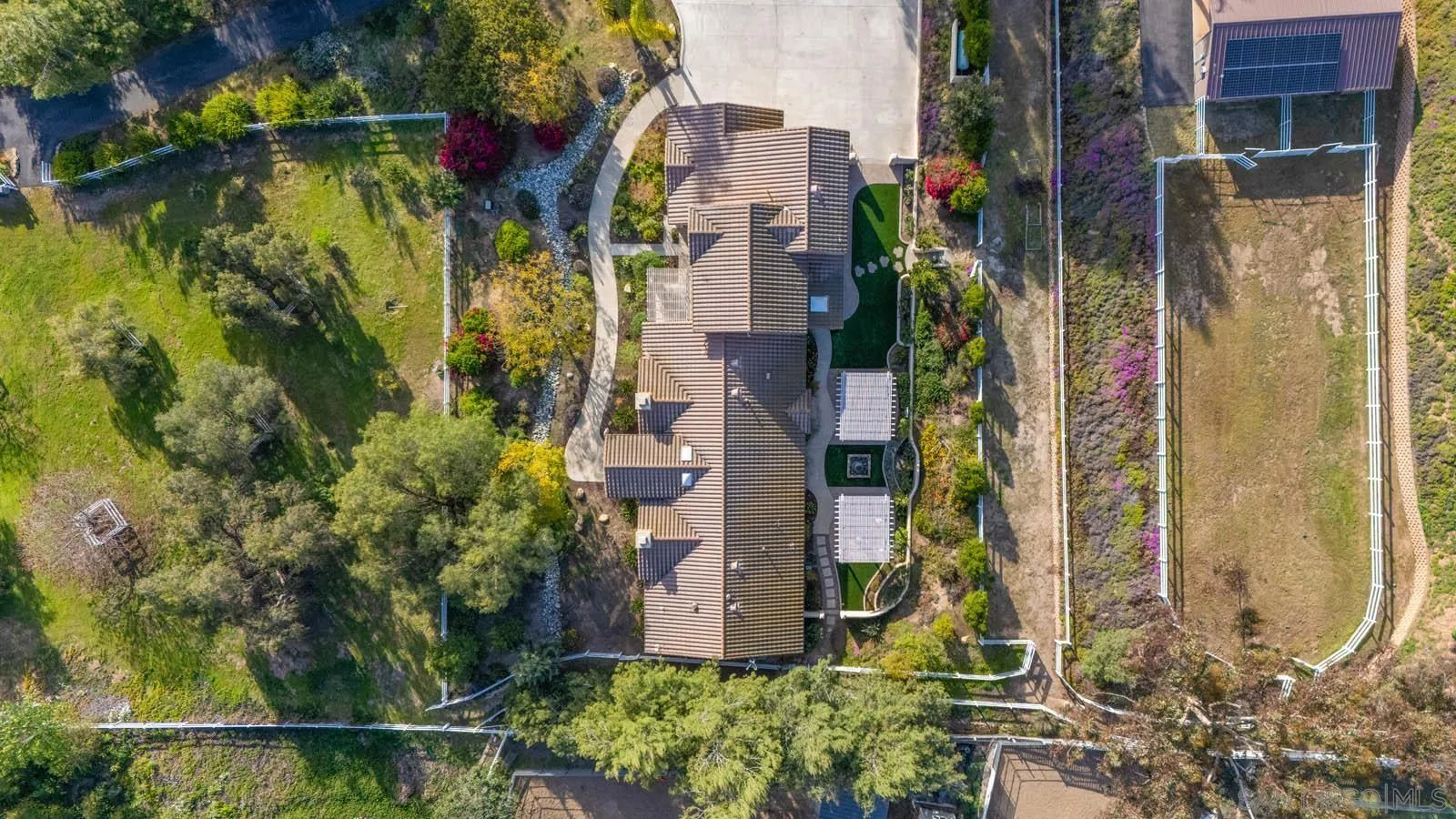 https://cdn.realtyfeed.com/cdn/127/250023371/85a1693b0965b46592dd3e924437ff03.webp