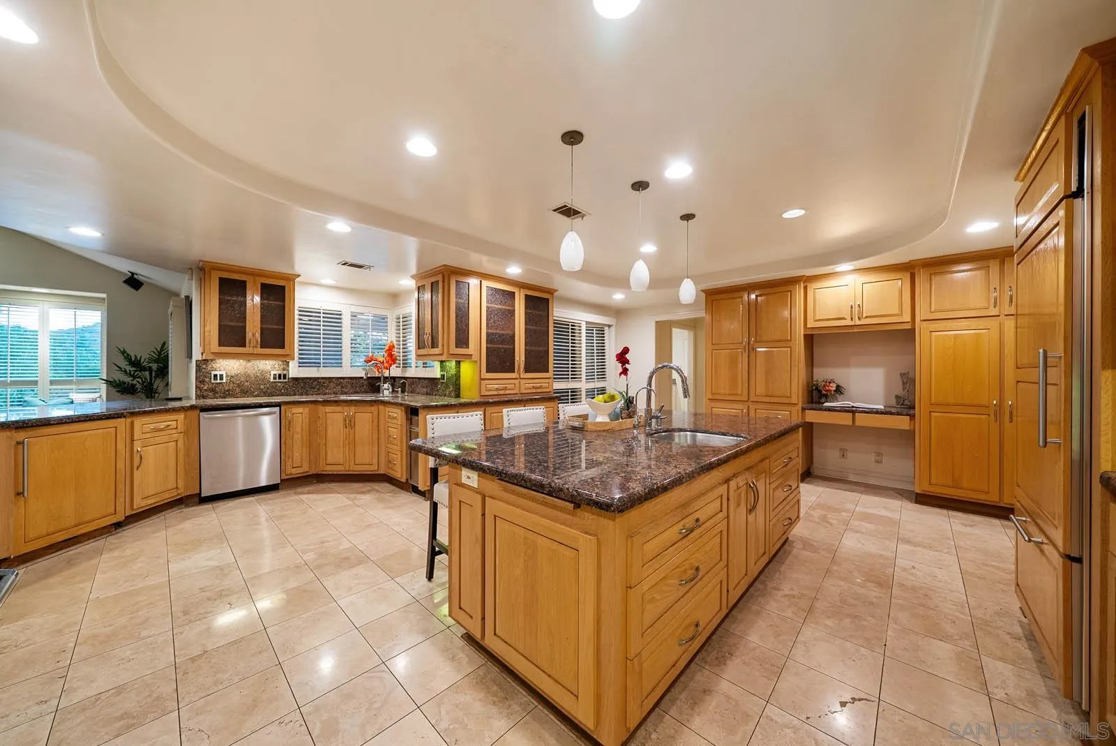 https://cdn.realtyfeed.com/cdn/127/250023371/9a83e9b8b440b3e3db6a1dcd32b2c904.webp