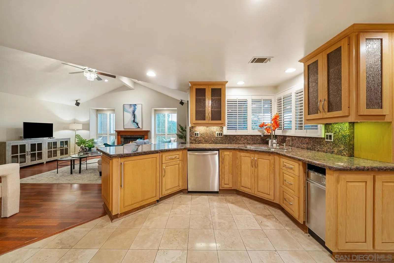 https://cdn.realtyfeed.com/cdn/127/250023371/af5f774ca6bc88a4f596e44ceb0fc0df.webp
