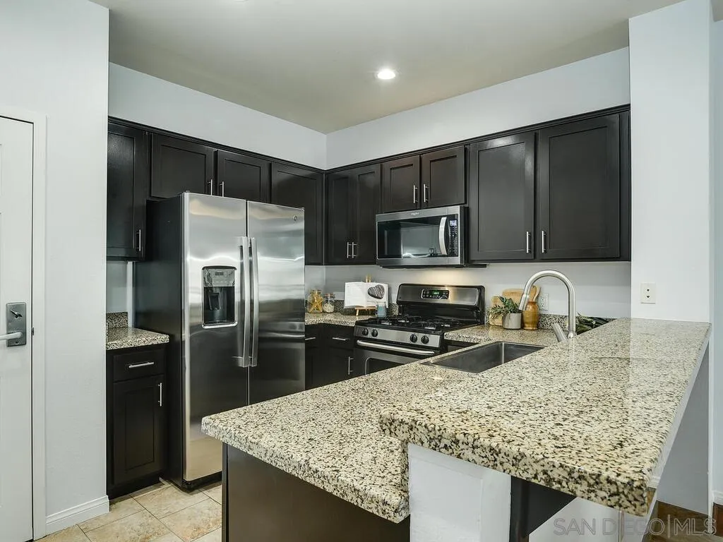 Photo #3: 250023377 Listing 