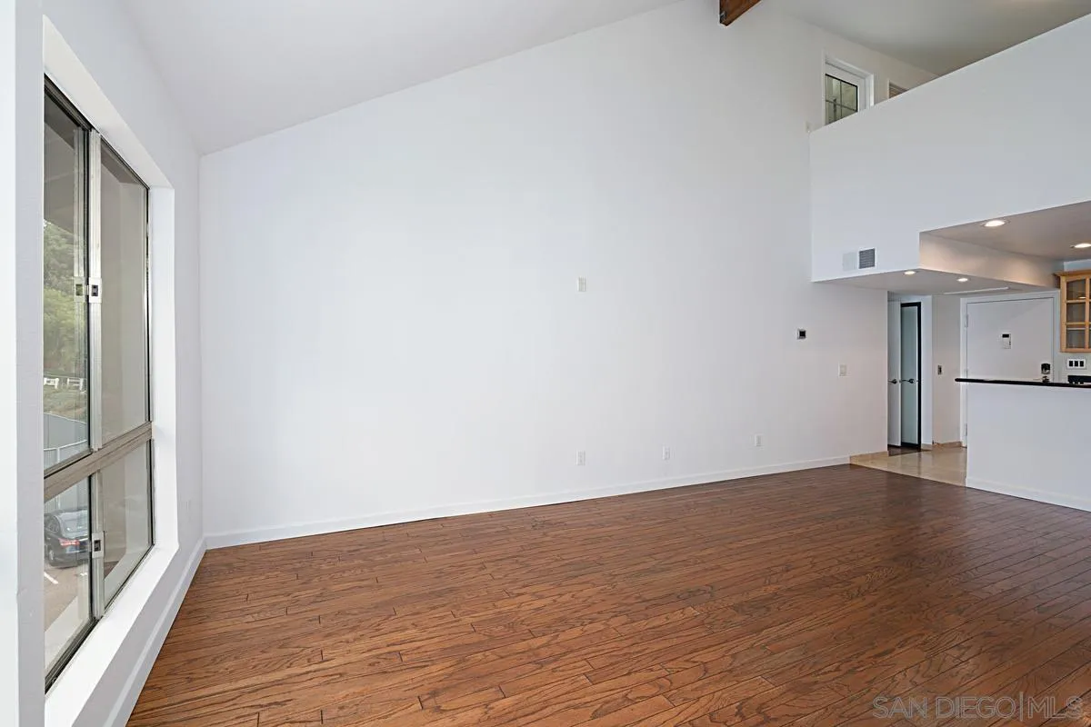 Photo #5: 250023386 Listing 