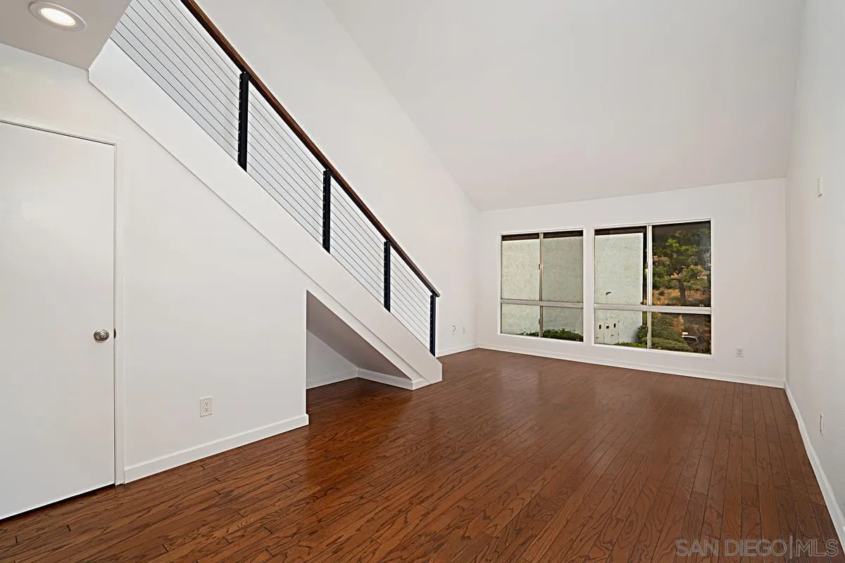 Photo #3: 250023386 Listing 