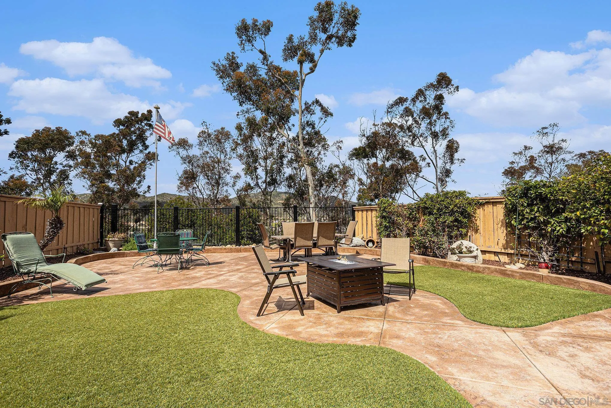 https://cdn.realtyfeed.com/cdn/127/250023423/4872fd4d8dcd1570a4b3ca58d8ba6e7a.webp