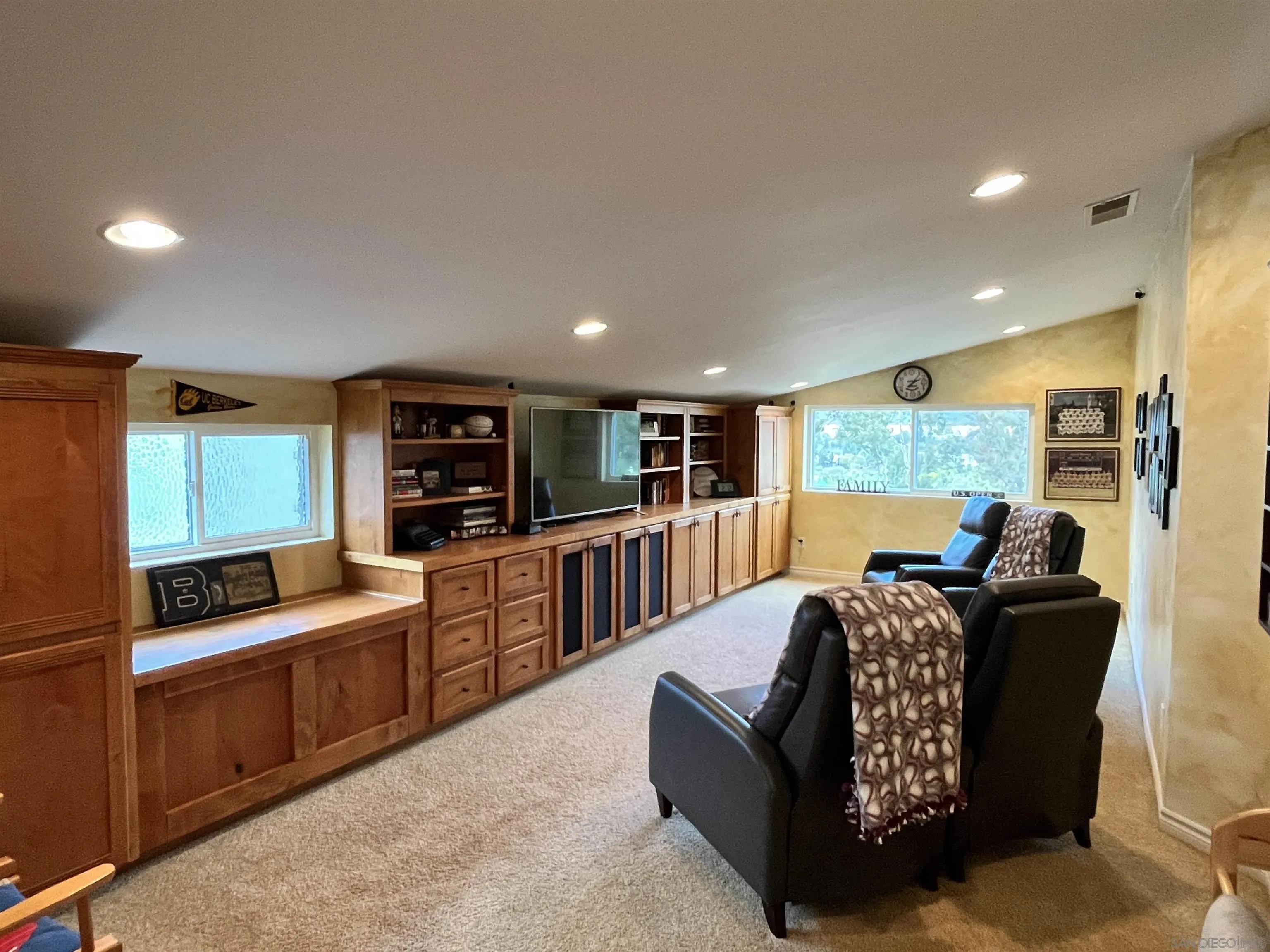 https://cdn.realtyfeed.com/cdn/127/250023423/99e78c65adc40c25c5b355ee29e96180.webp